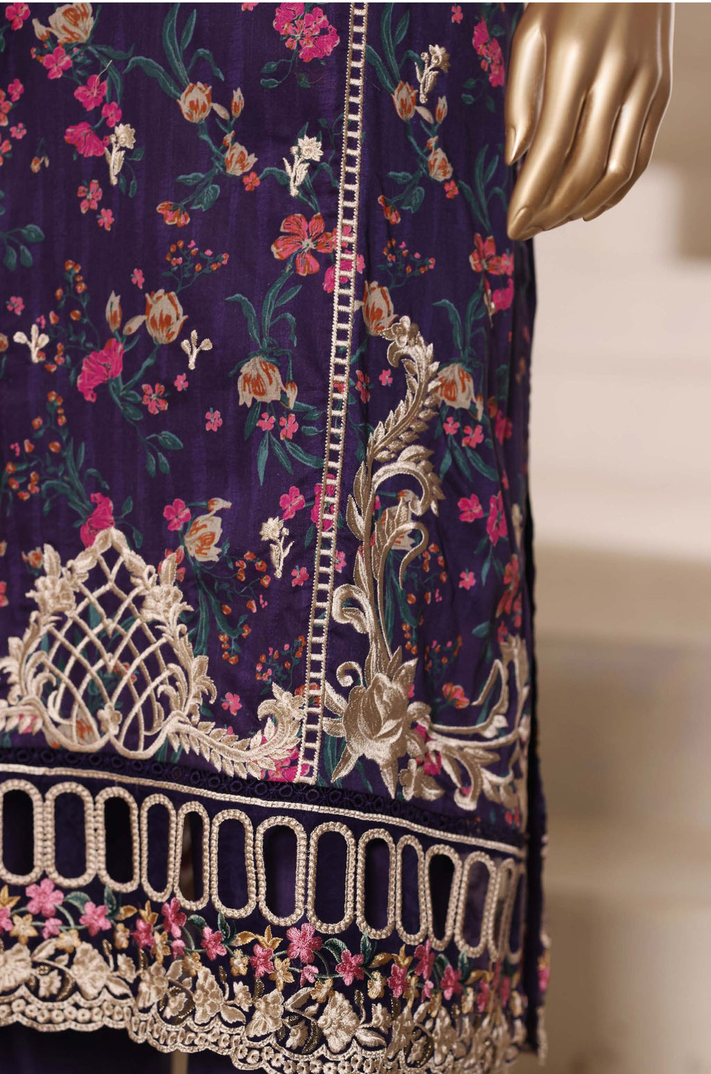 Sadabahar Signature Stitched Embroidered Lawn Vol-II Collection - 2026 (D-05)