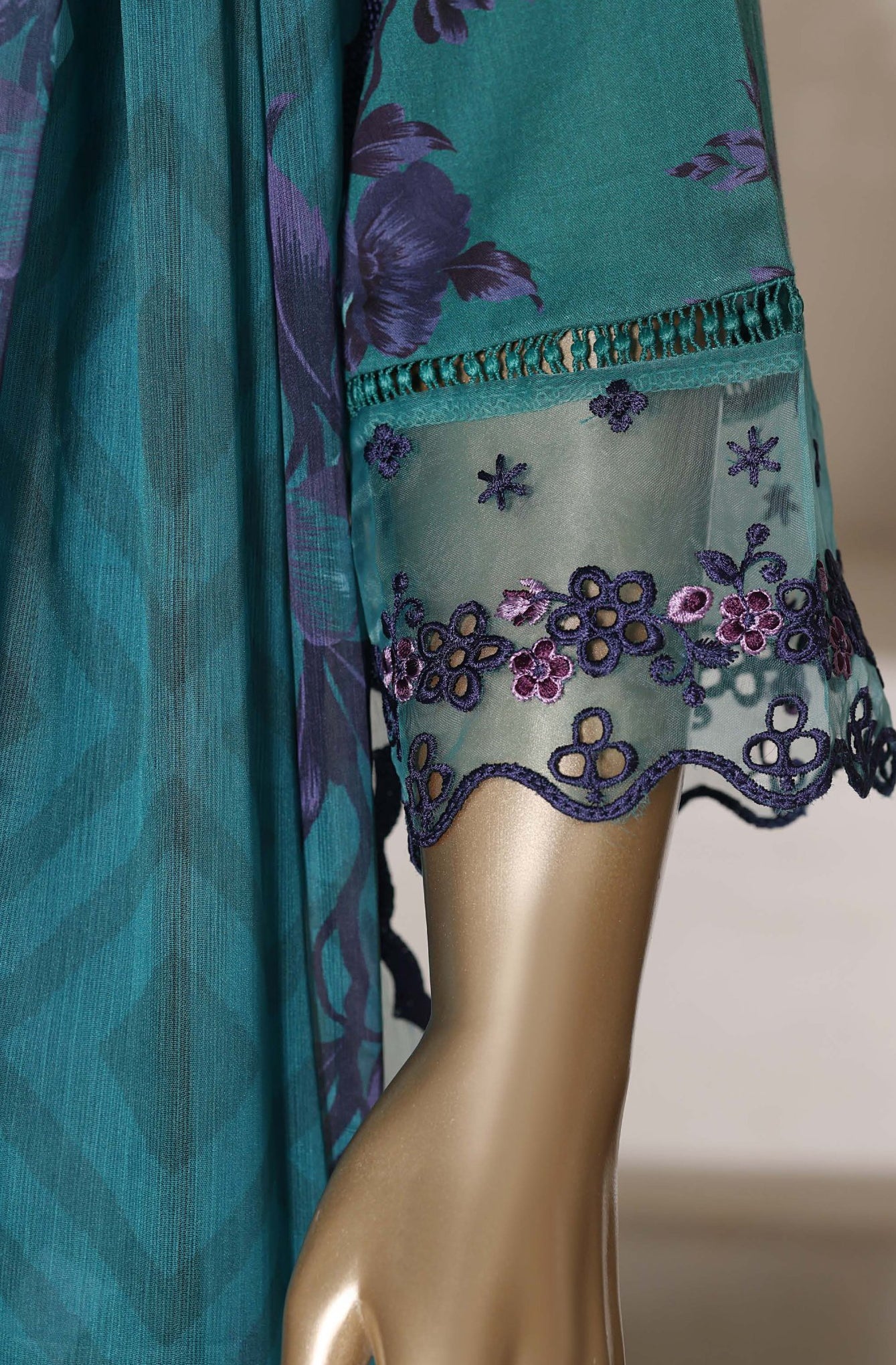 Sadabahar Signature Stitched Embroidered Lawn Vol-III Collection - 2026 (D-05)