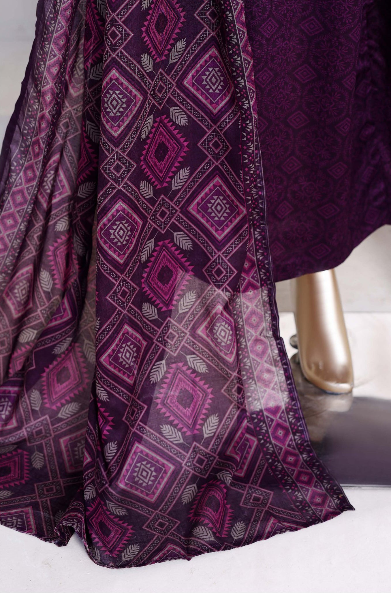 Malika by Sadabahar | Stitched Festive Vol-II Collection - 2026 (D-05)