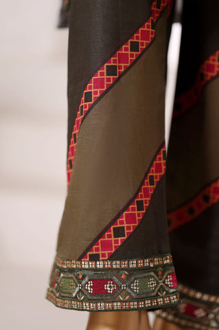 Malika by Sadabahar | Stitched Embroidered Khaddar Collection - 2025 (BROWN)