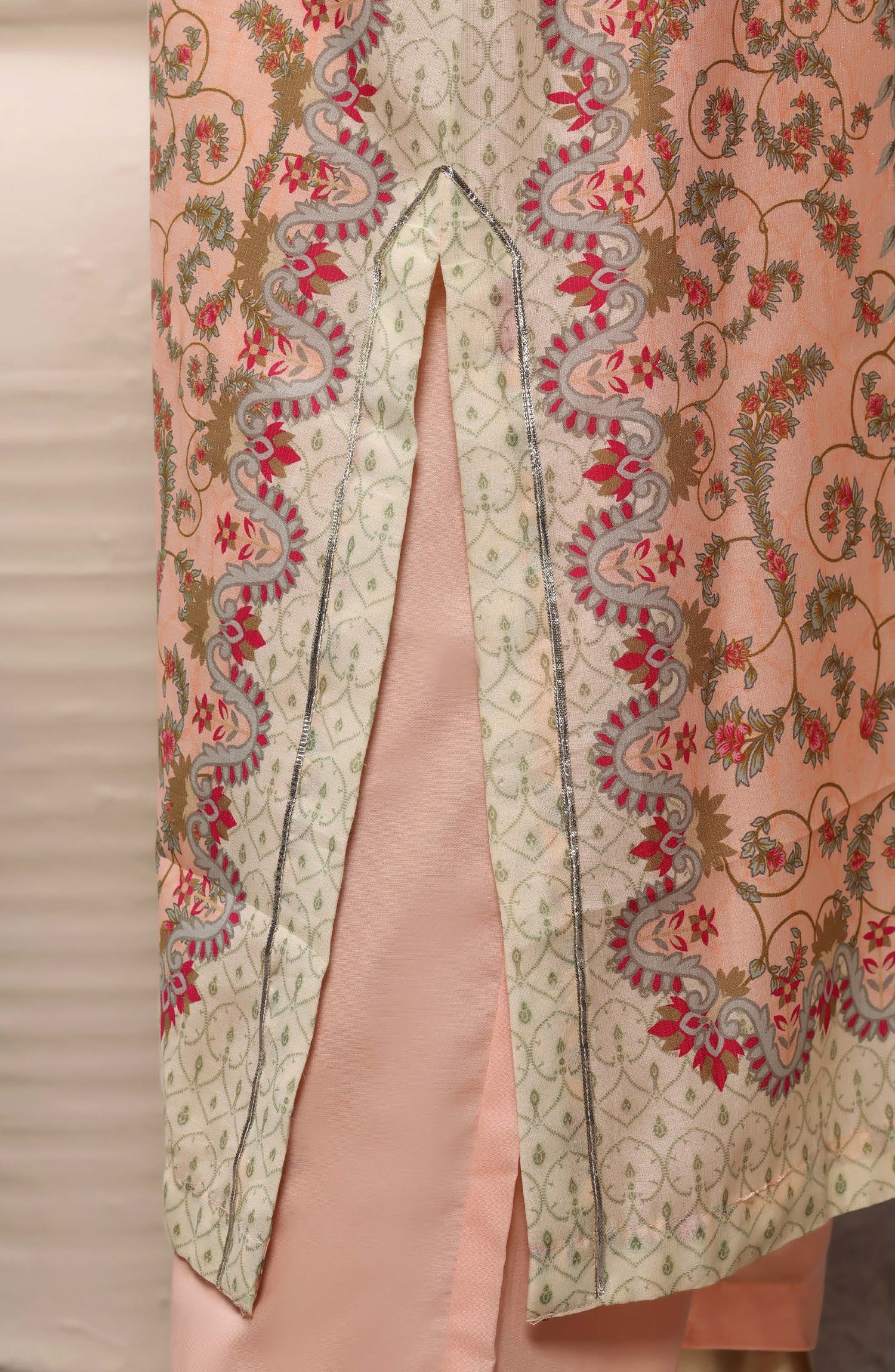 Kaftaan by Sadabahar | Stitched Chamti Printed Cotton Lawn Collection'26 (D-05)