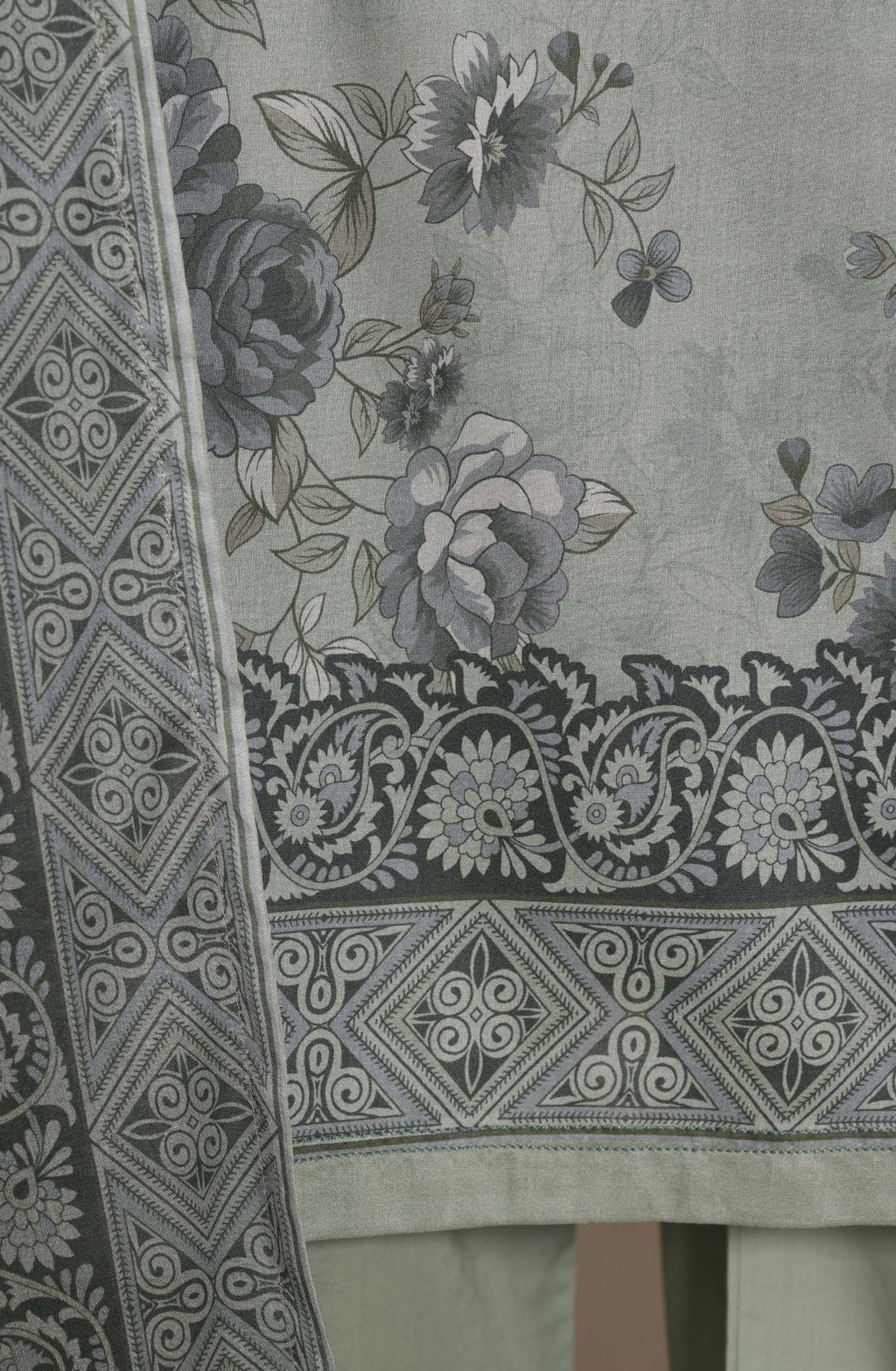 Sadabahar Stitched Printed Lawn Vol-II Collection - 2026 (D-05)