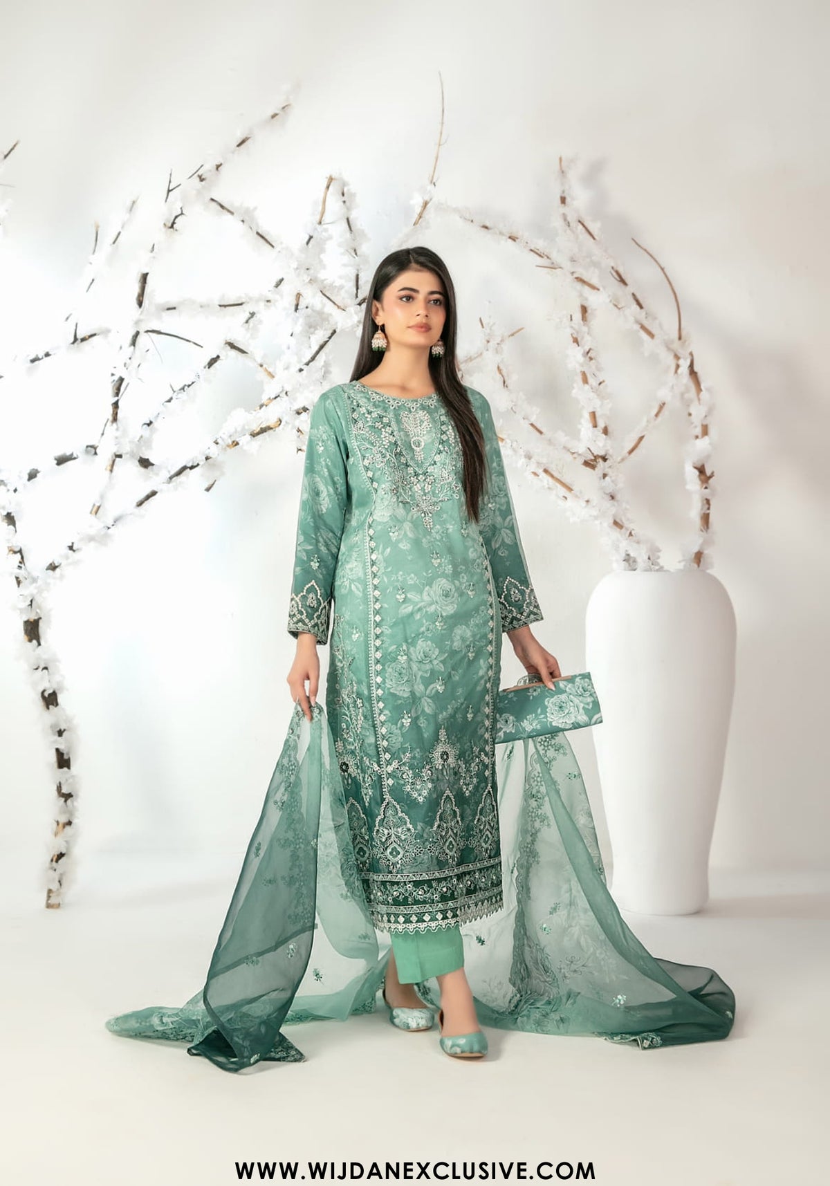 Ishq by Tawakkal | Semi-Stitched Embroidered Organza Complimentary Cluth & Khussa Collection - 2025 D-5131