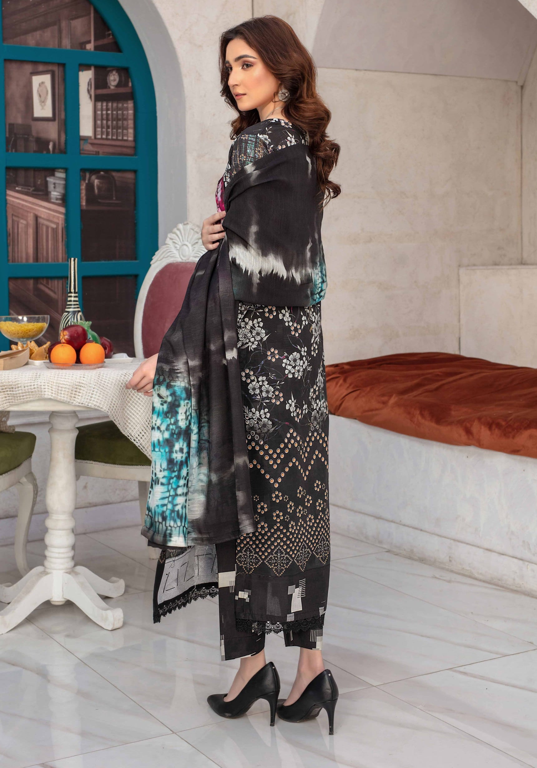 Gulaal Exclusive Printed Luxury Lawn Vol-02 by Aalaya D-05