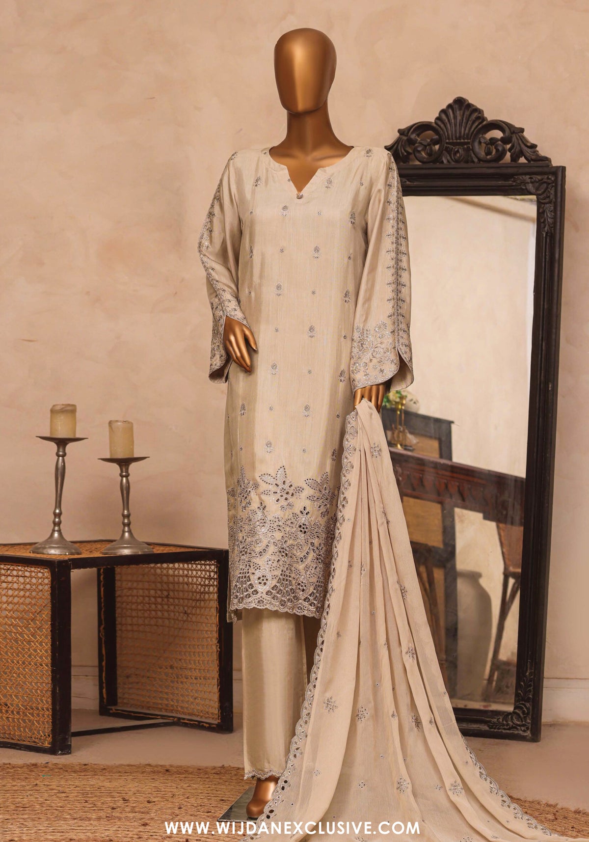 HZ Majestic Stitched 3pc Embroidered Silk Collection - 2026 (D-05)