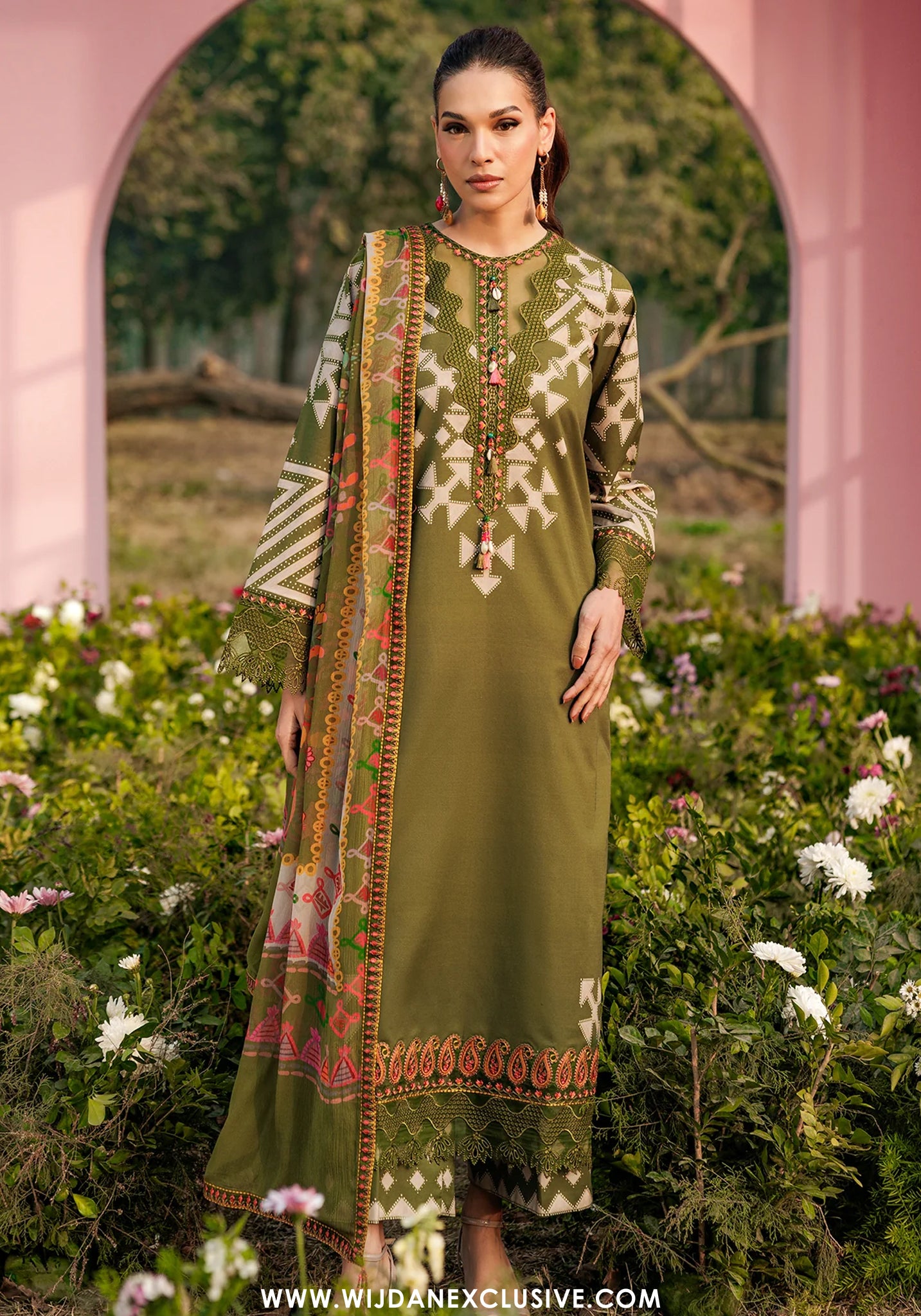 Rang e Bahar by Charizma | Unstitched Embroidered Lawn Vol-I Collection - 2026 (CRB6-04)