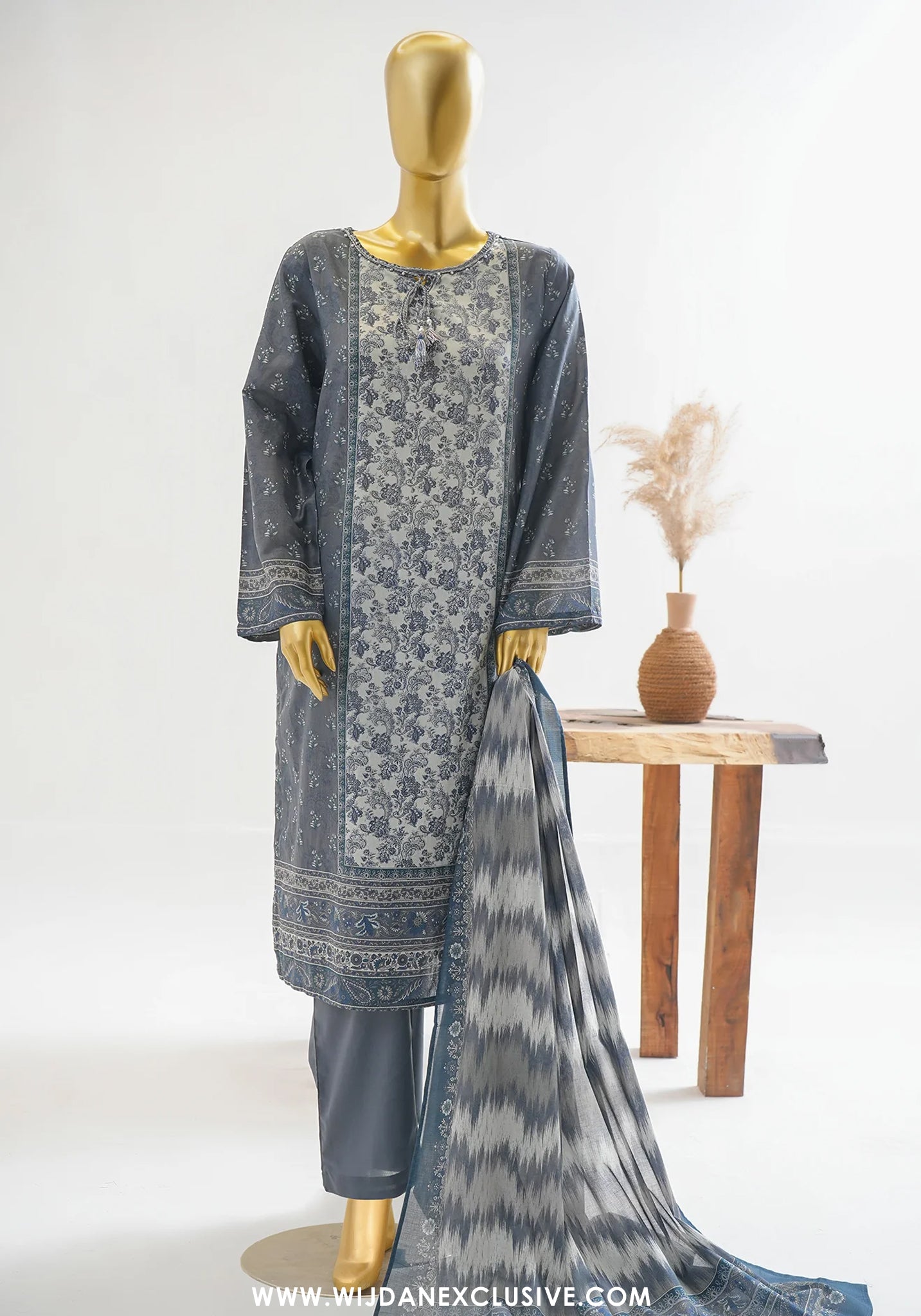 Bin Saeed Stitched Exclusive Printed Lawn Vol-08 Collection – 2026 (D-05)