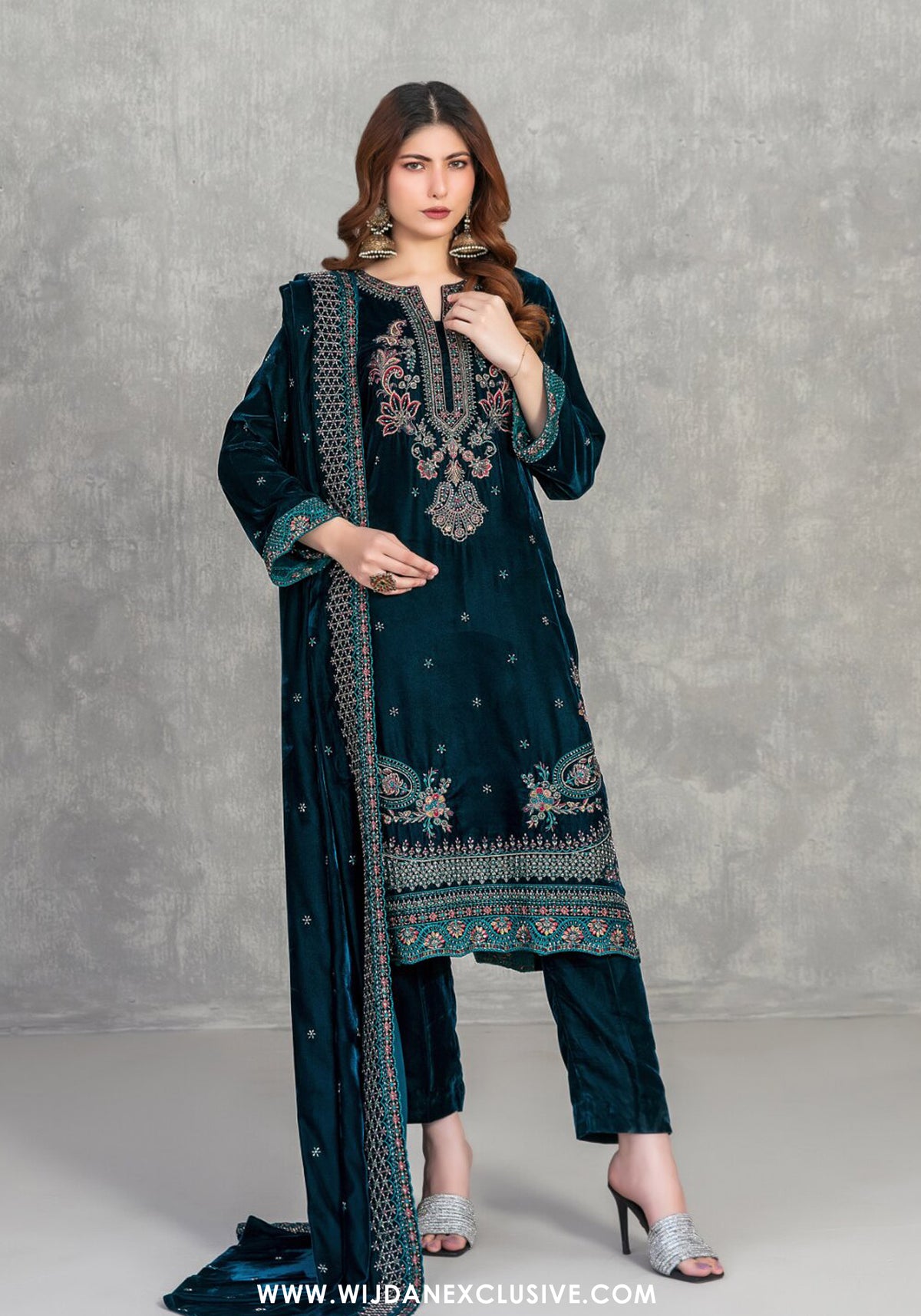 Sincera by Tawakkal | Unstitched Fancy Embroidered Velvet Collection - 2026 (D-5709)
