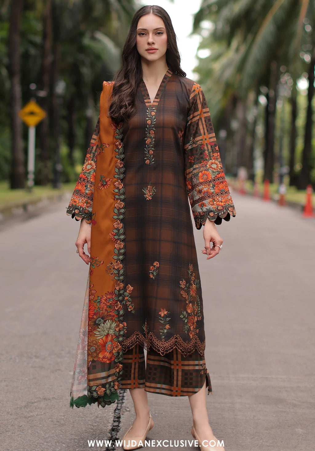 Aniiq by Charizma | Unstitched Embroidered Linen Vol-II Collection'26 (ANW7-15)