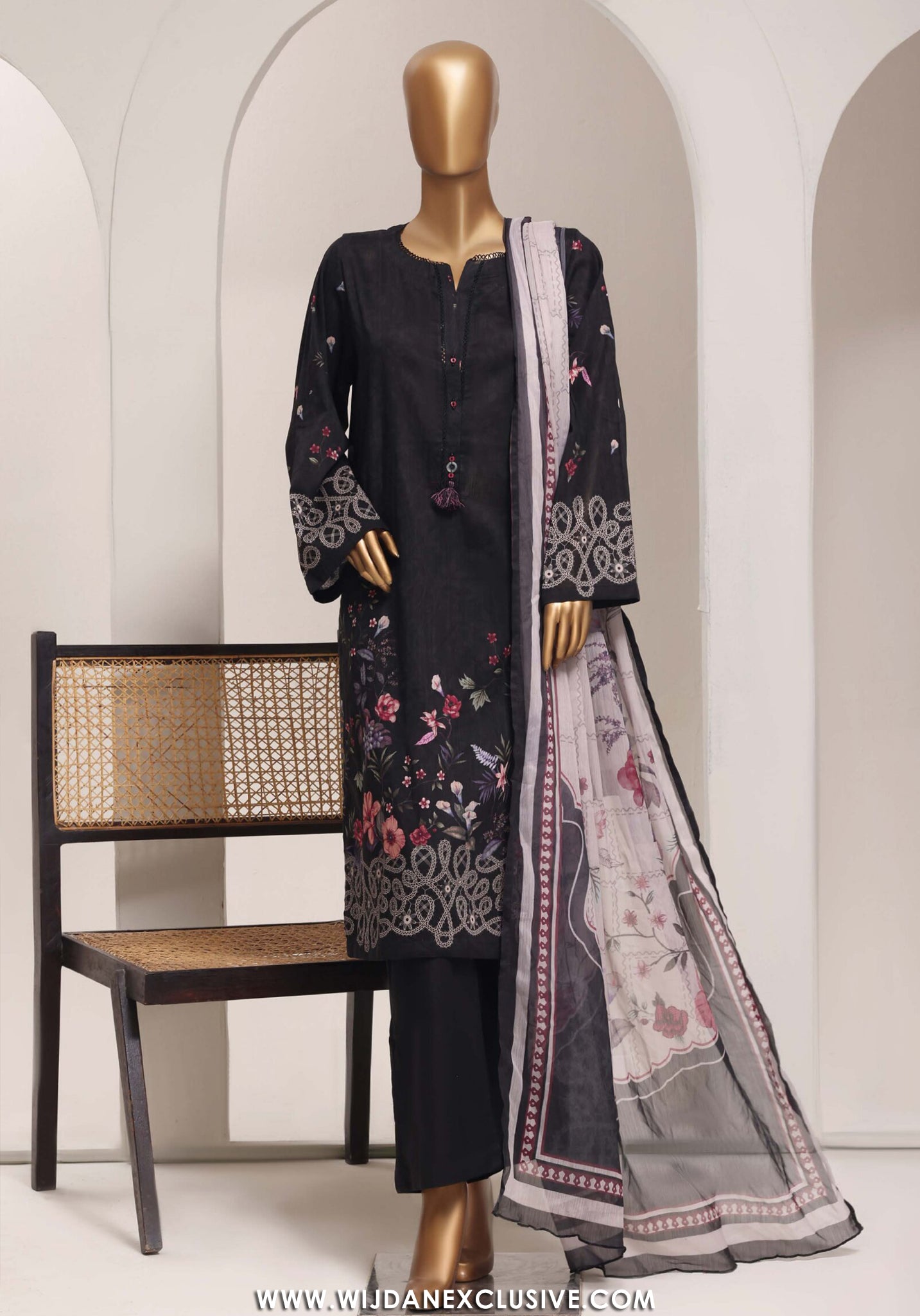 Sadabahar Stitched Printed Lawn Vol-11 Collection – 2026 (D-05)
