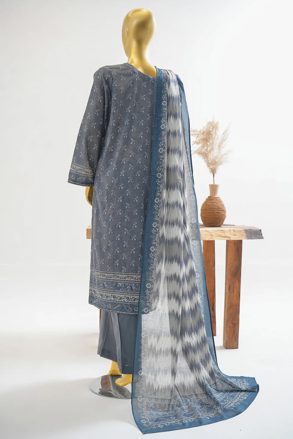 Bin Saeed Stitched Exclusive Printed Lawn Vol-08 Collection – 2026 (D-05)
