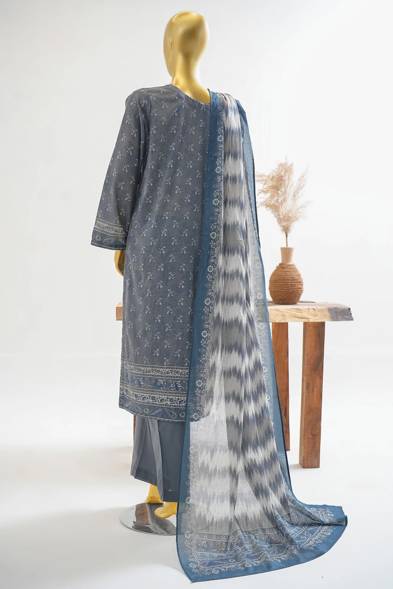 Bin Saeed Stitched Exclusive Printed Lawn Vol-08 Collection – 2026 (D-05)