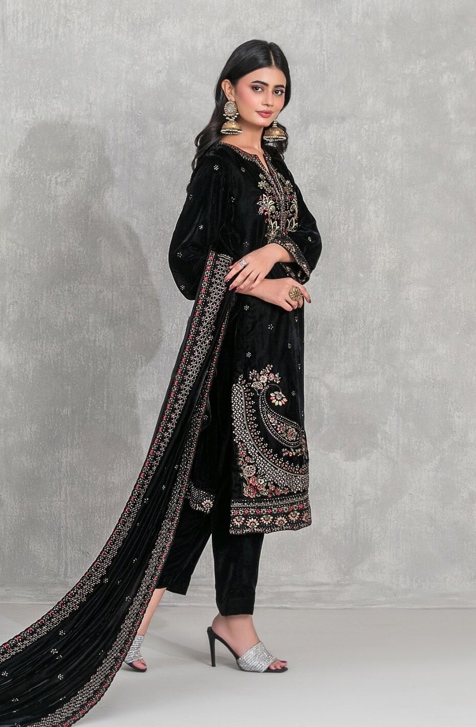Sincera by Tawakkal | Unstitched Fancy Embroidered Velvet Collection - 2026 (D-5709)
