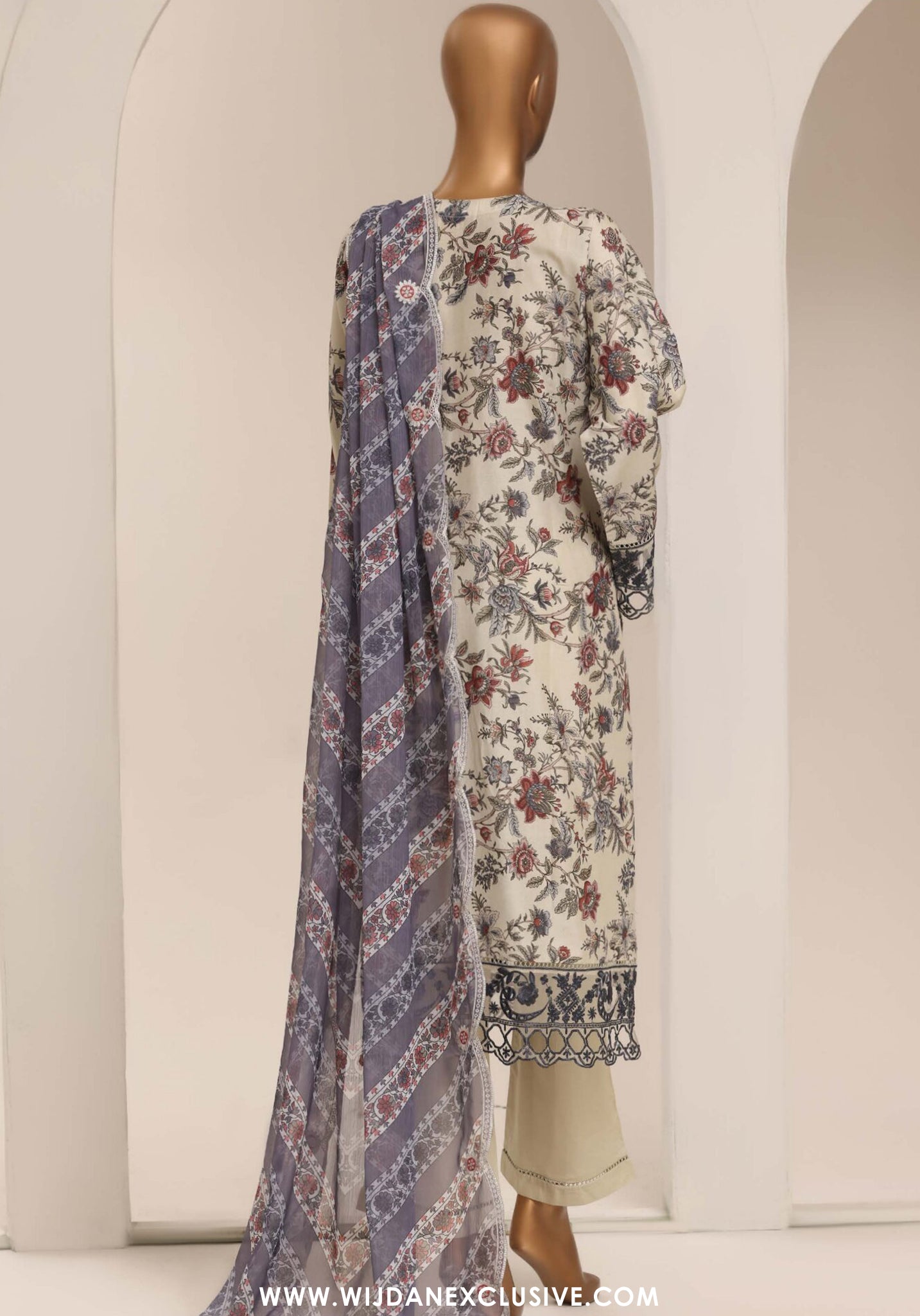Signature by Sadabahar | Stitched Embroidered Festive Collection - 2026 (D-06)