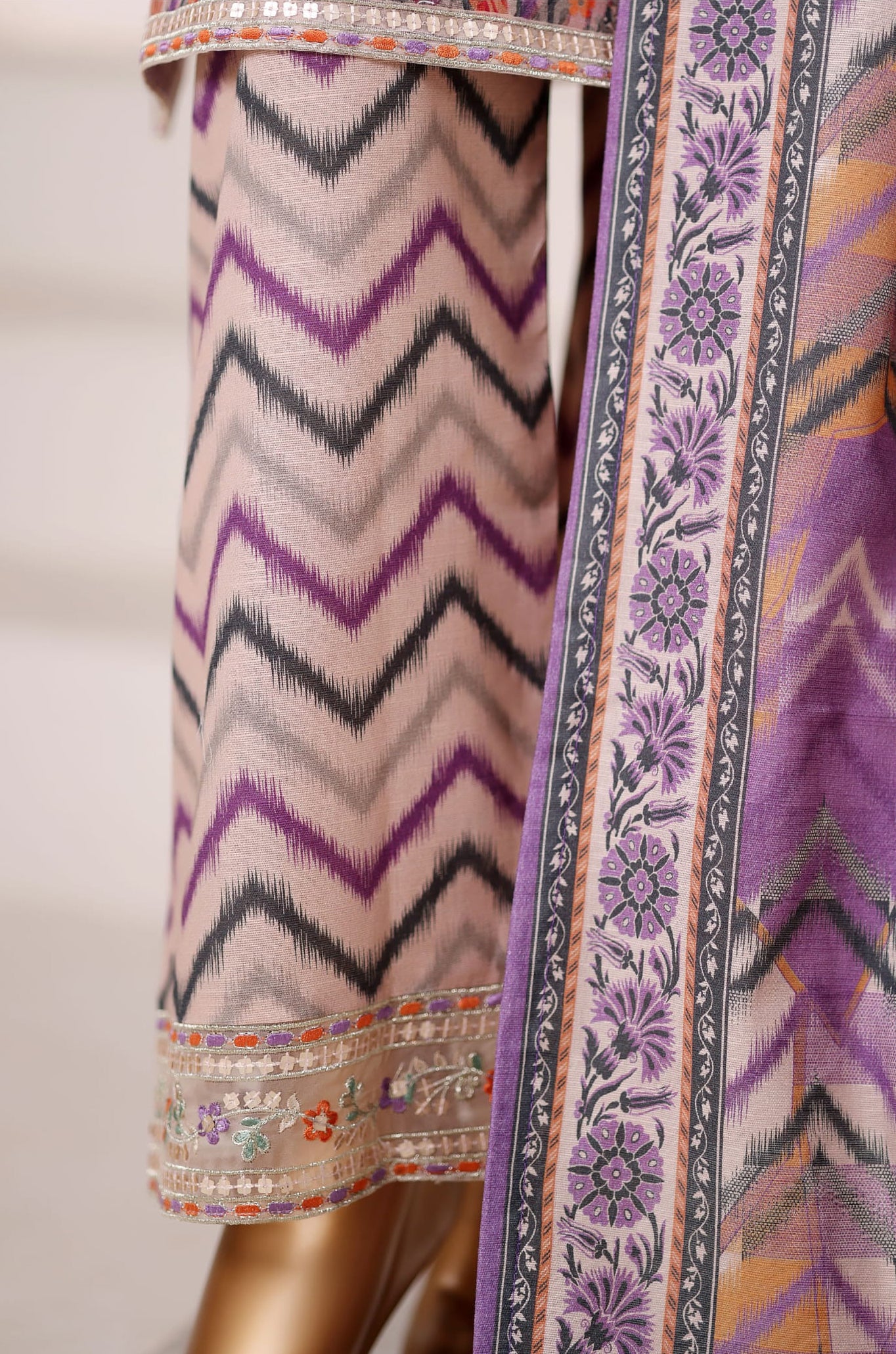 Malika by Sadabahar | Stitched Embroidered Khaddar Collection - 2025 (LILAC)