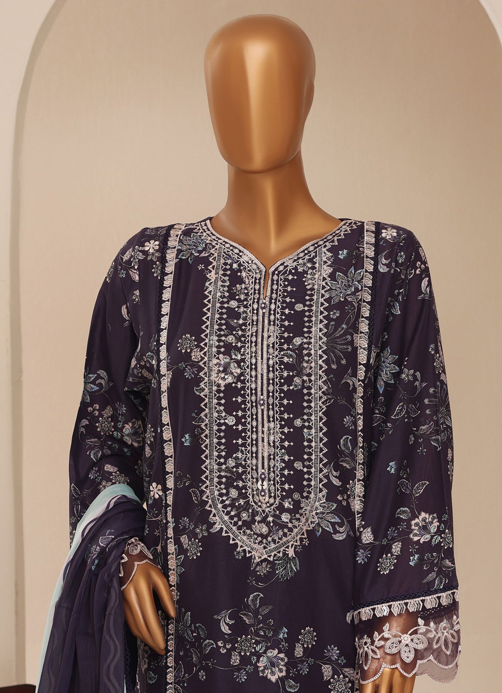 Signature by Sadabahar | Stitched Embroidered Festive Vol-01 Collection – 2026 (D-06)