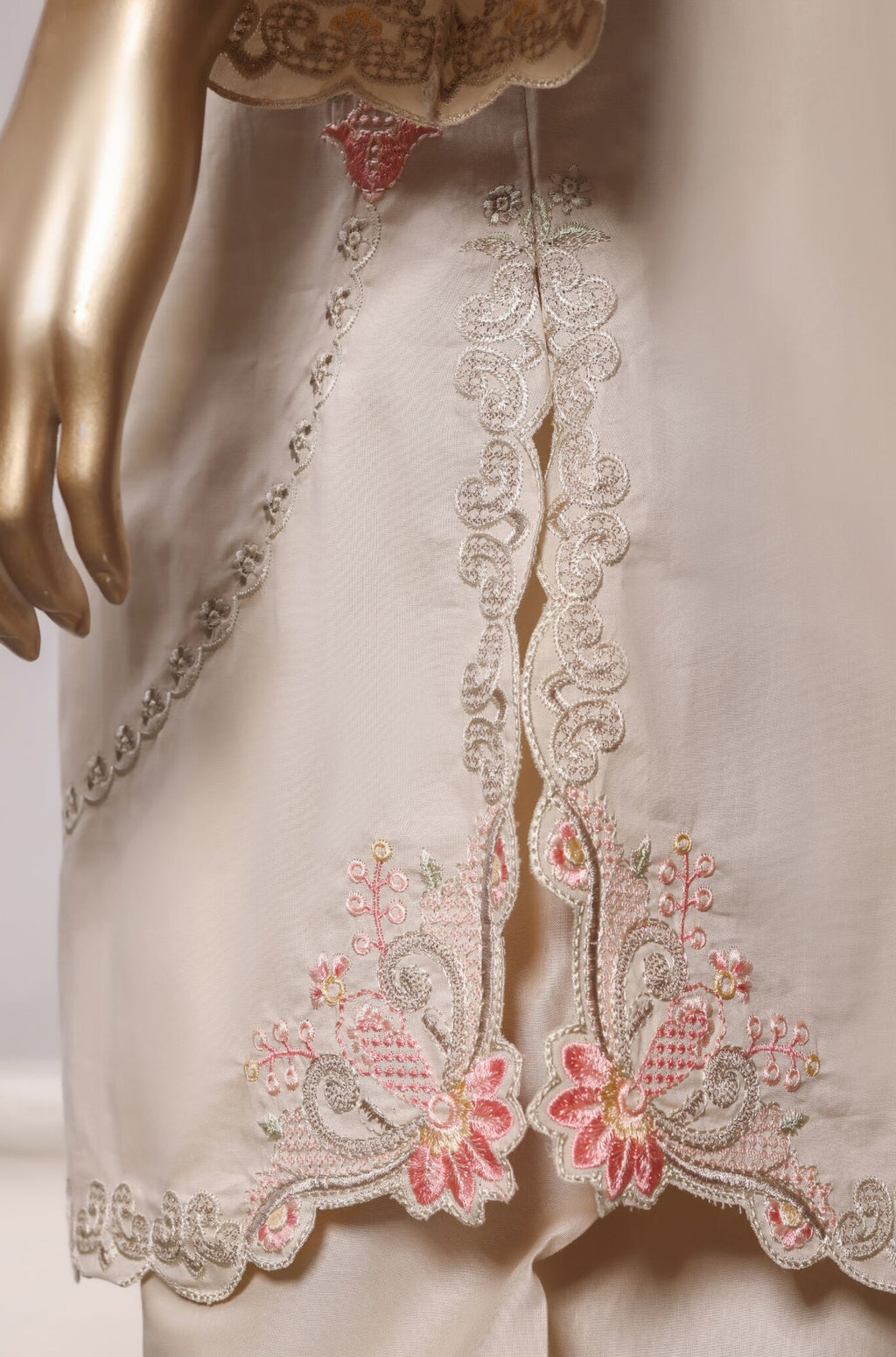 Eclair by Sadabahar | Stitched 3pc Embroidered Lawn Vol-03 Collection - 2026 (D-06)