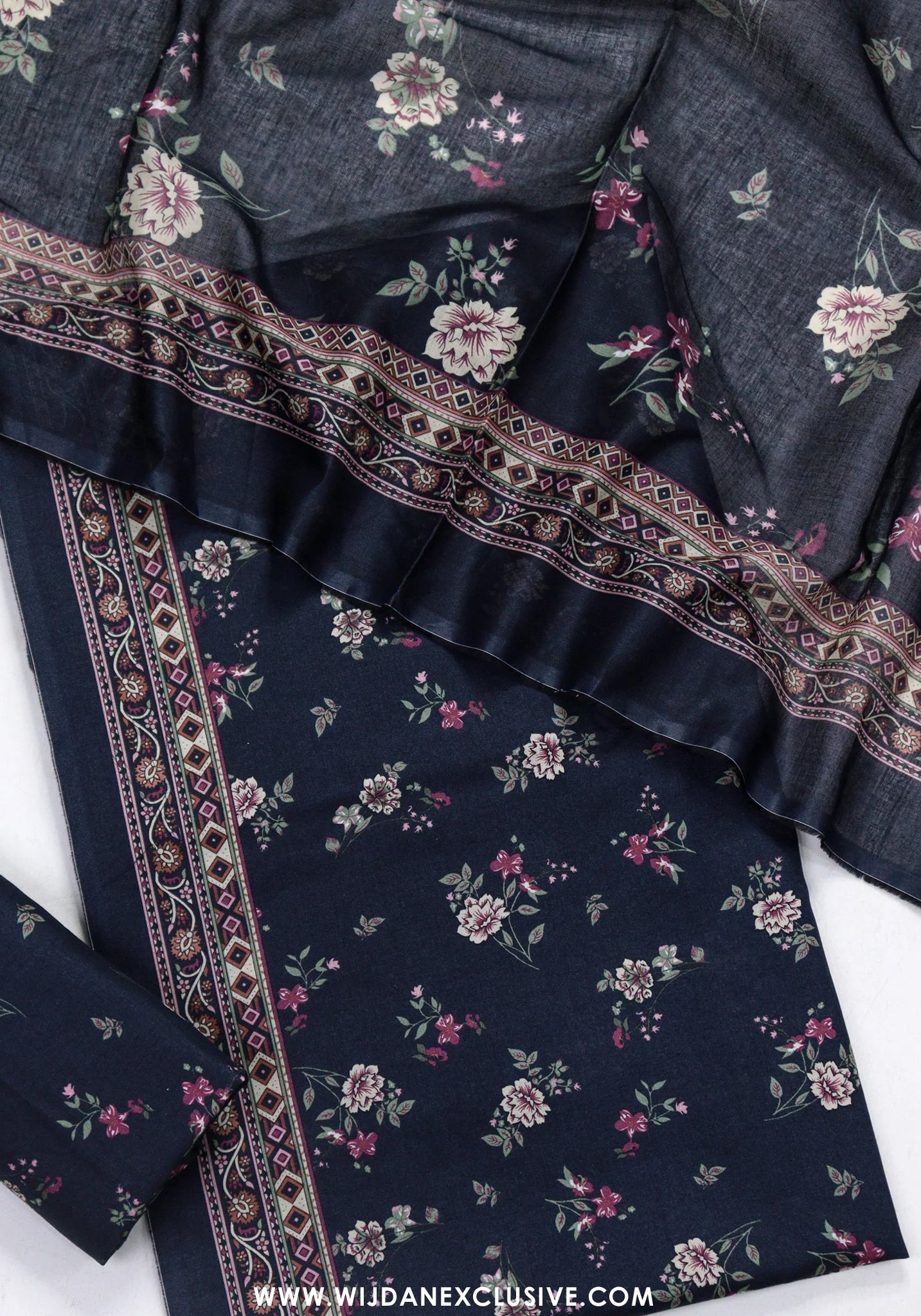 Bin Saeed Unstitched Printed Lawn Vol-IV Collection - 2026 (D-06)