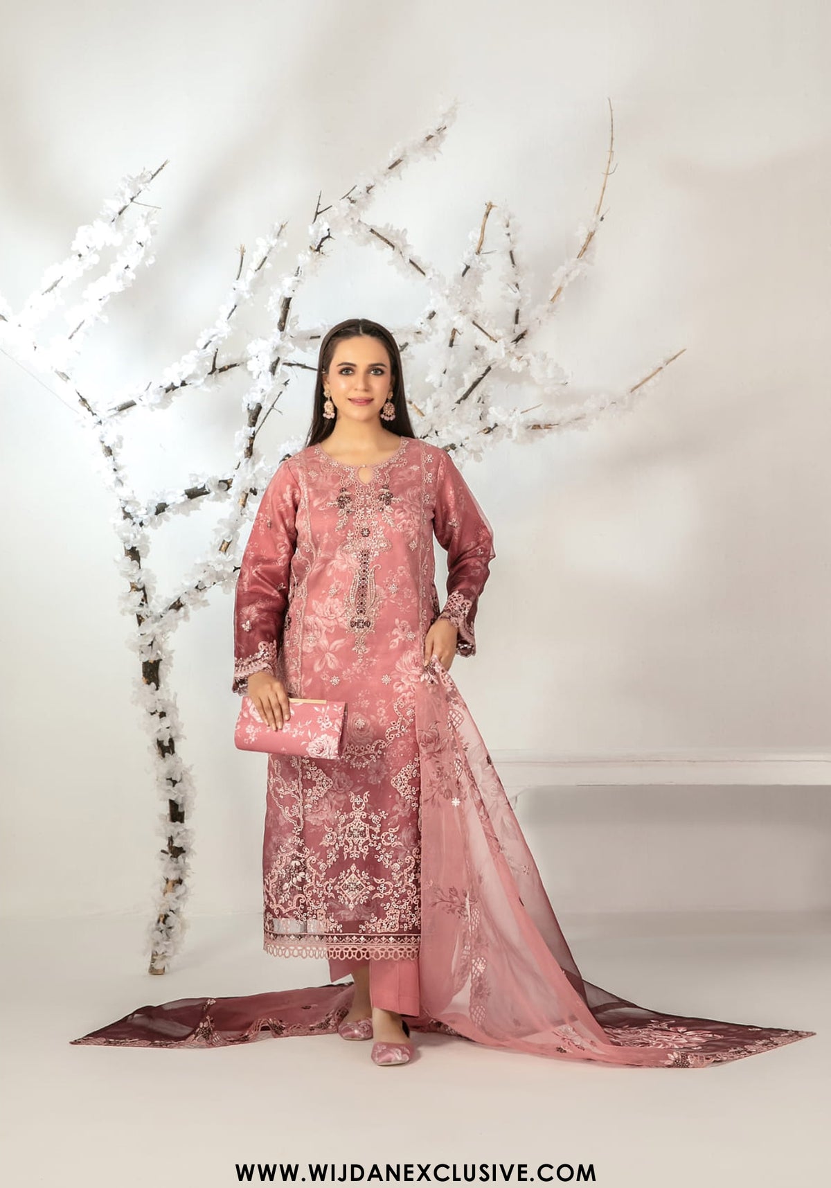 Ishq by Tawakkal | Semi-Stitched Embroidered Organza Complimentary Cluth & Khussa Collection - 2025 D-5137