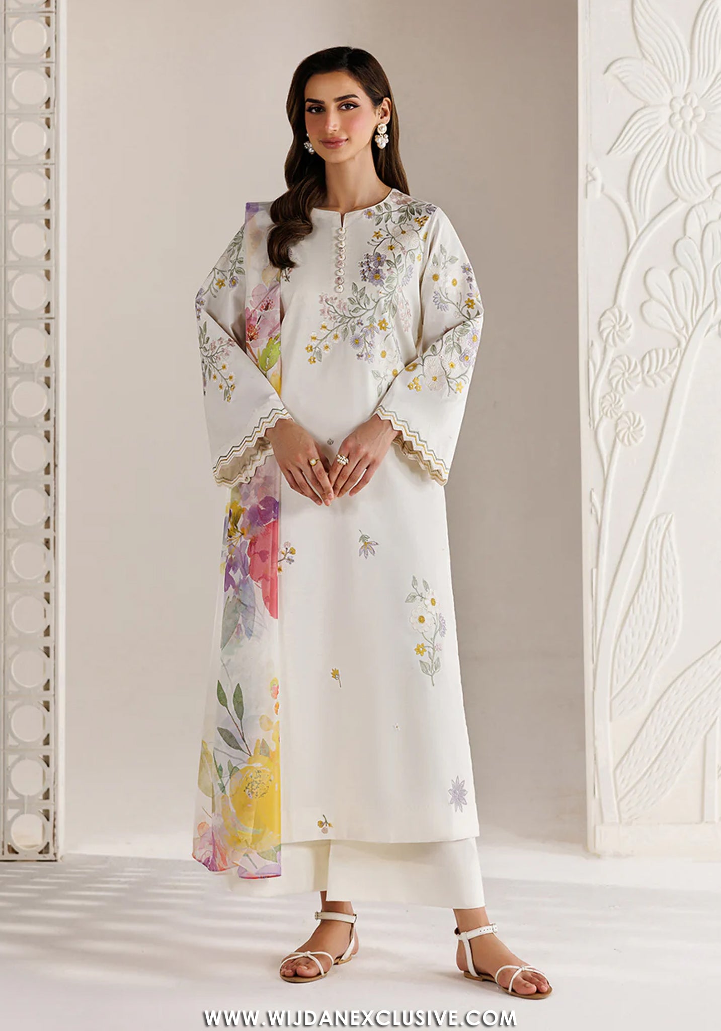 Iznik unstitched Embroidered Exclusive Lawn  Collection - 2026 (UE-683)