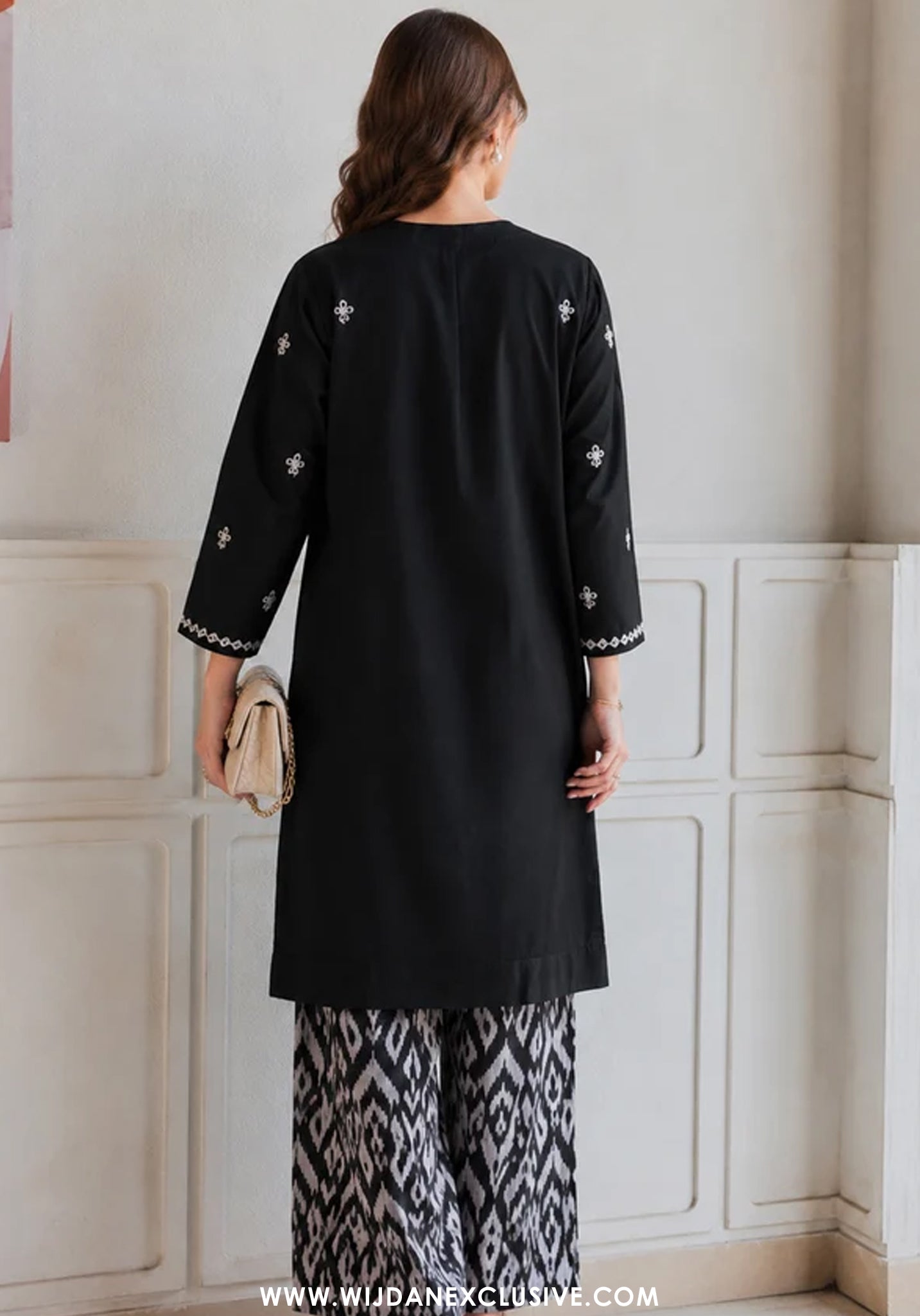 Afsana by Amna Khadija | Stitched 2pc Embroidered Lawn Collection - 2026 (D-05)