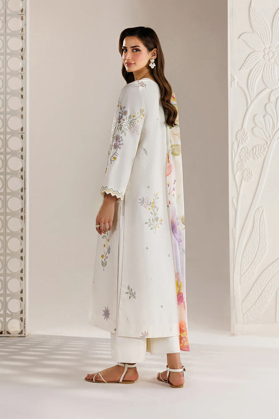 Iznik unstitched Embroidered Exclusive Lawn  Collection - 2026 (UE-683)