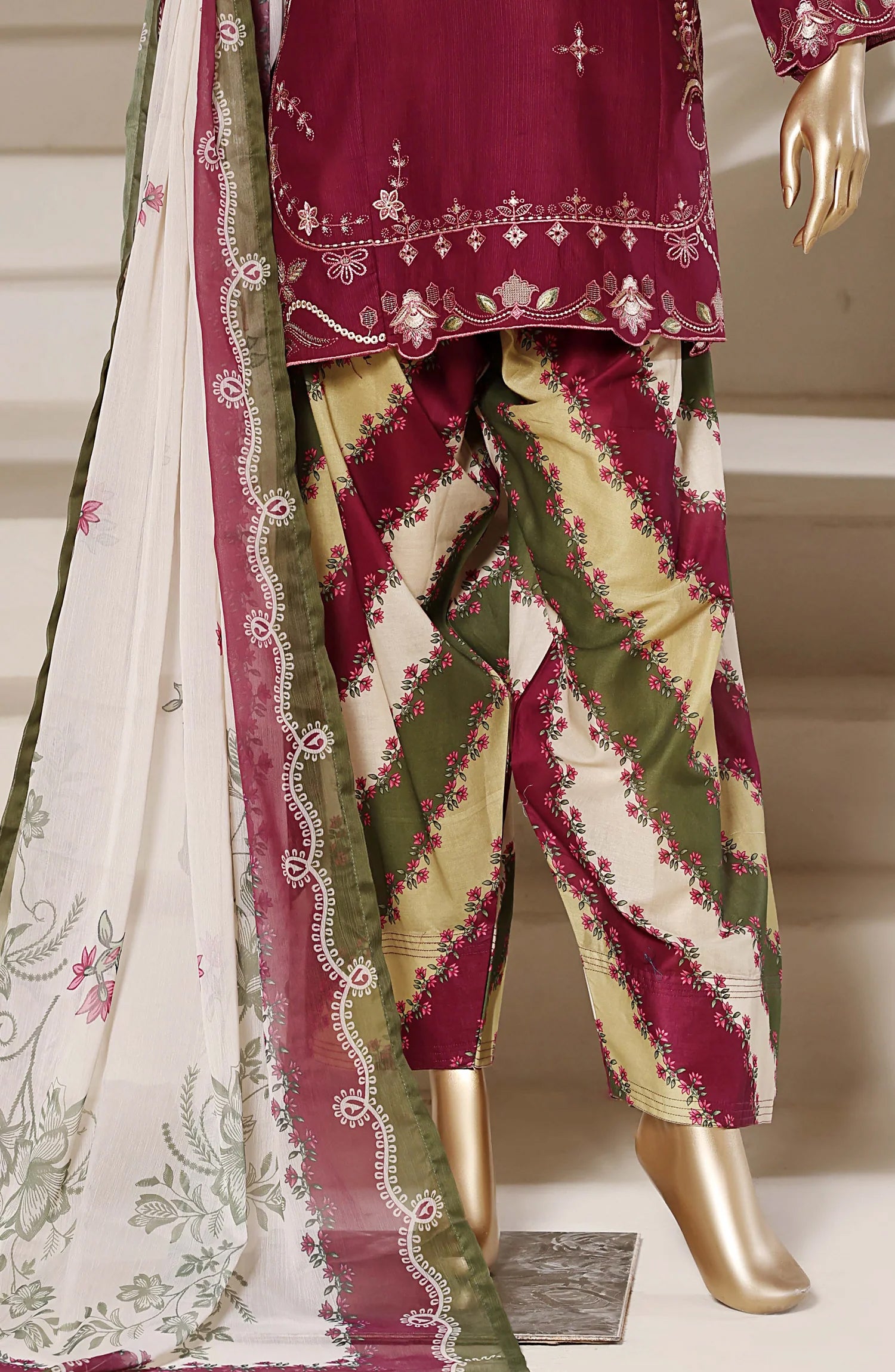 Eclair by Sadabahar | Stitched 3pc Embroidered Lawn Vol-02 Collection - 2026 (D-06)