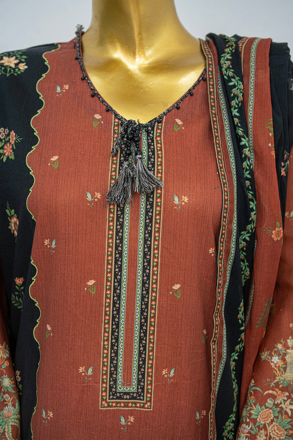 Bin Saeed Stitched Exclusive Printed Lawn Vol-09 Collection – 2026 (D-06)