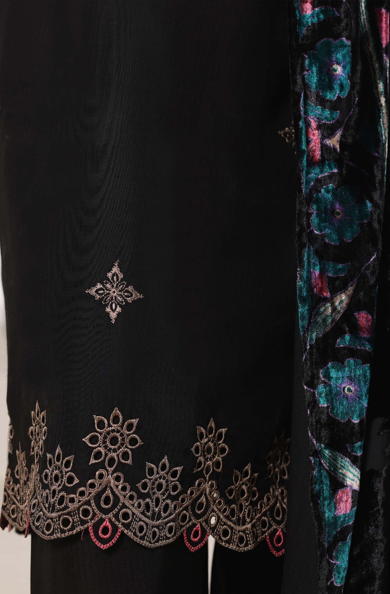 Sadabahar Stitched Viscose Luxury With Palachi Shawl Collection (D-07)