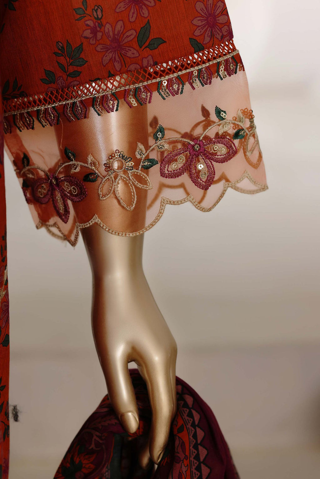 Sadabahar Signature Stitched Embroidered Lawn Vol-IV Collection - 2026 (D-07)