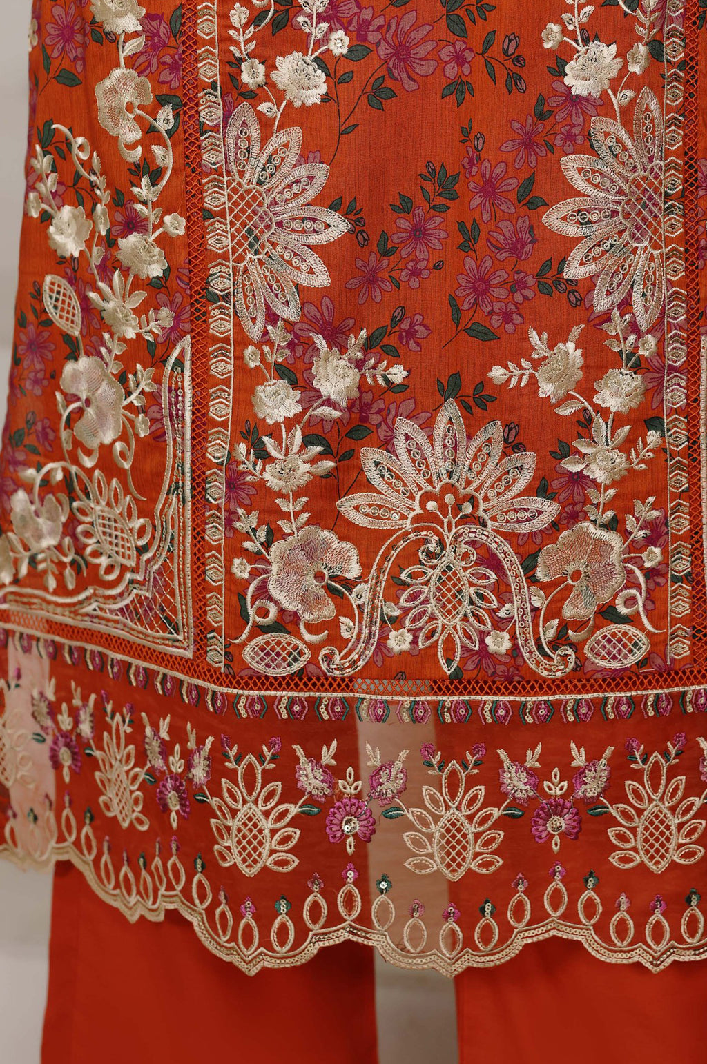 Sadabahar Signature Stitched Embroidered Lawn Vol-IV Collection - 2026 (D-07)