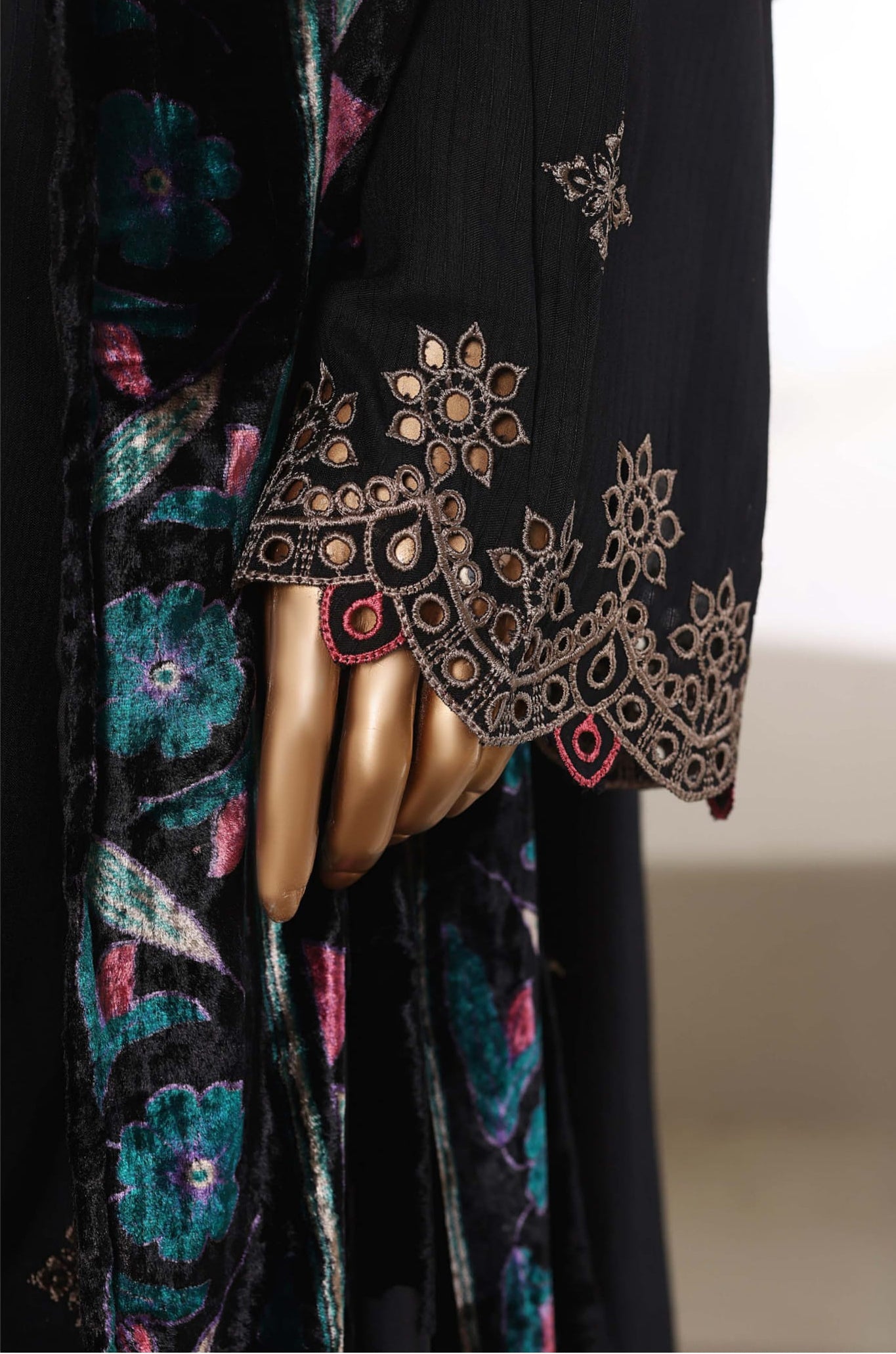 Sadabahar Stitched Viscose Luxury With Palachi Shawl Collection (D-07)