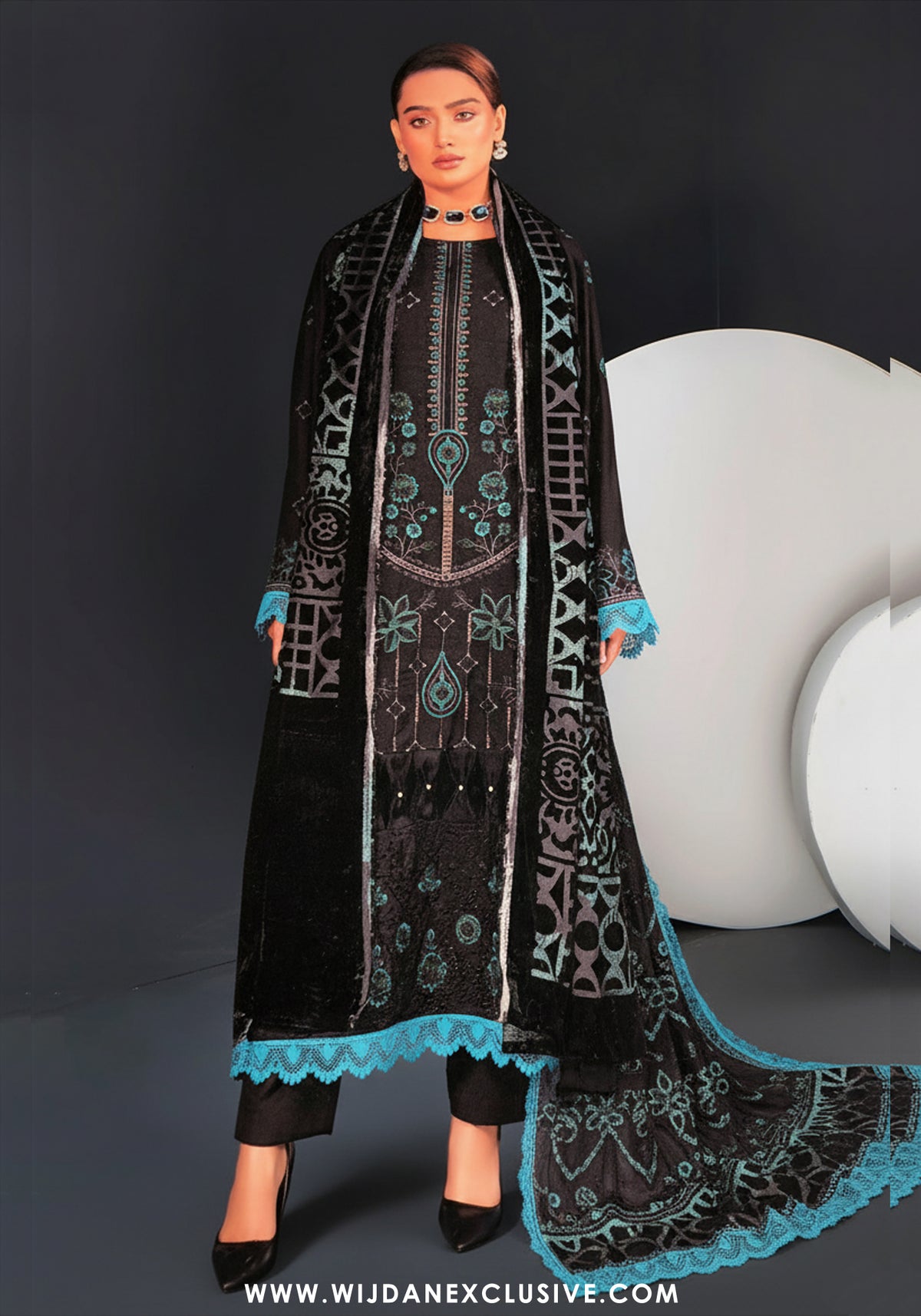 Palachi Unstitched Luxurious Embroirdered Winter Collection - 2025 (Black)