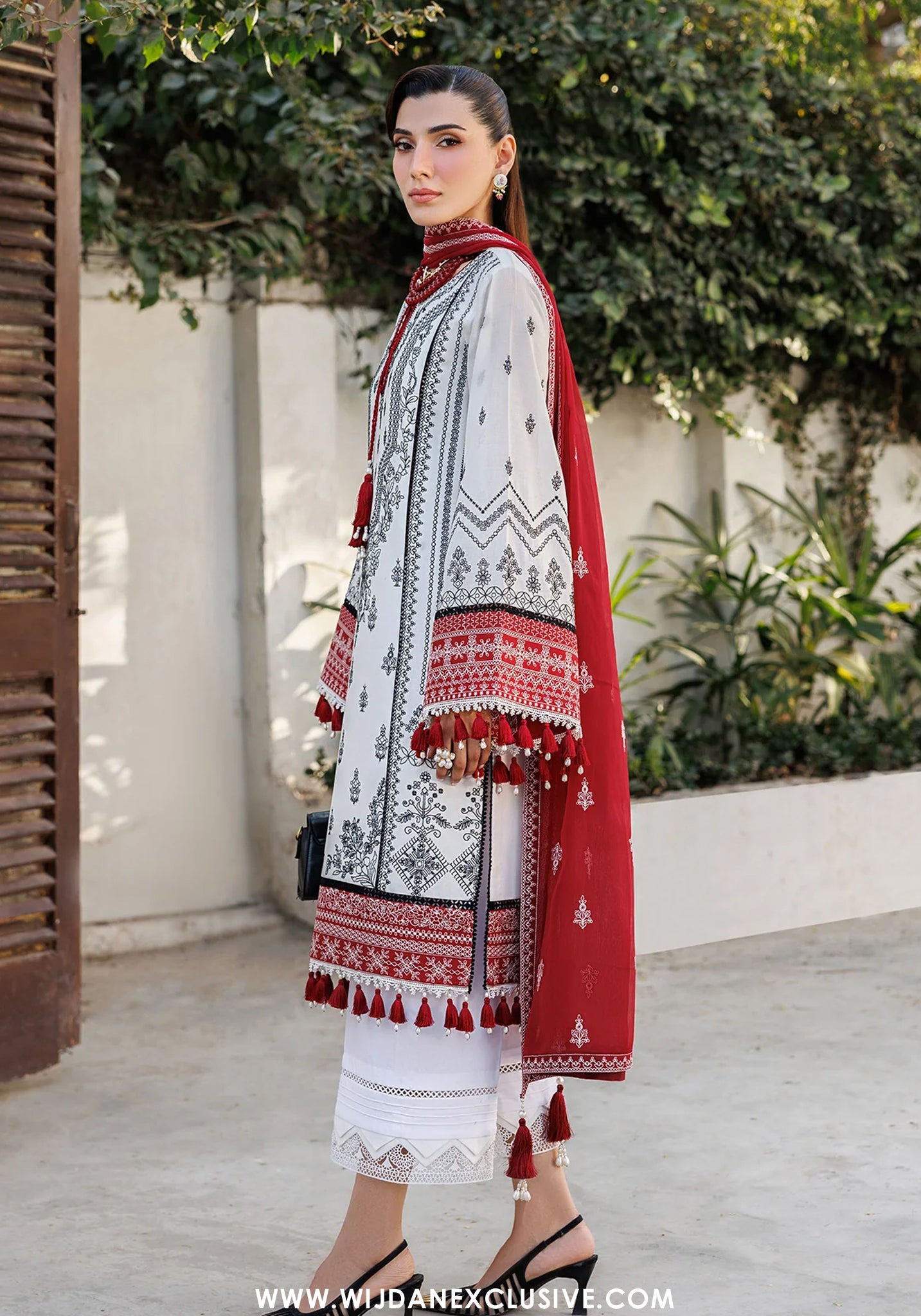 Alizeh Unstitched Embroidered Eid Festive Lawn Collection - 2026 (KELLY)