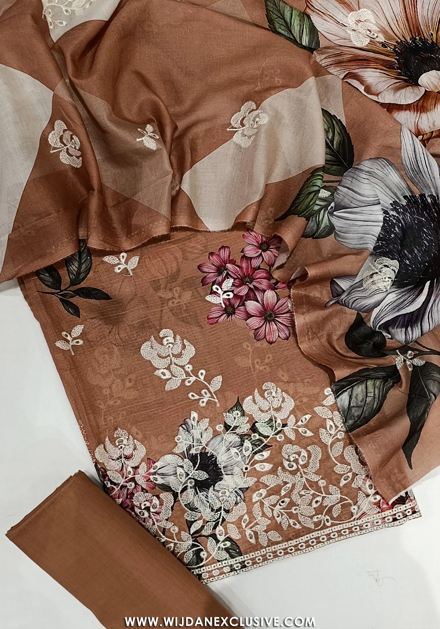 Naskani Embroidered Unstitched Lawn Vol-01 Collection - 2026 D-07