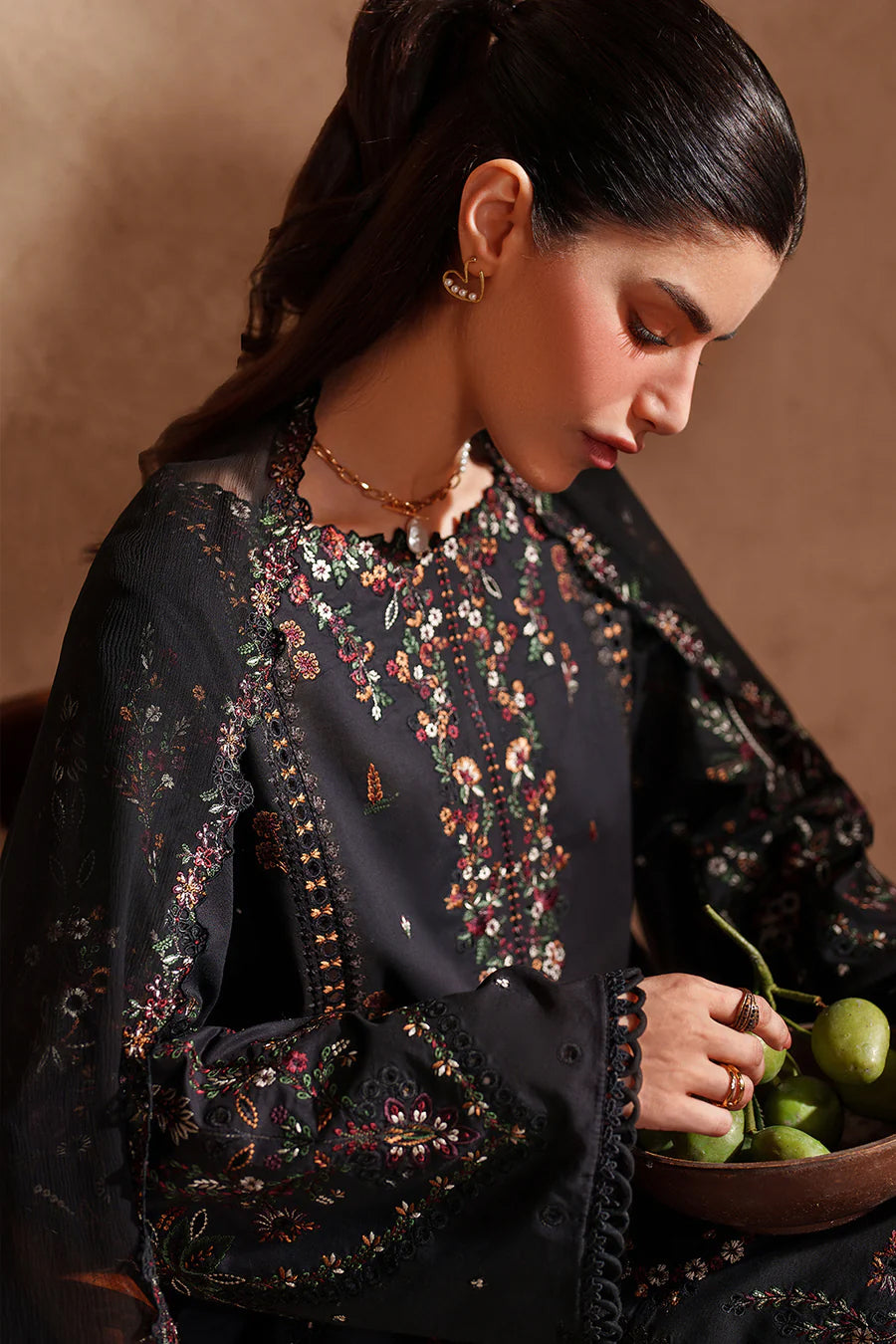 Iznik Unstitched Embroidered Eid Lawn Collection - 2026 (EL-07)