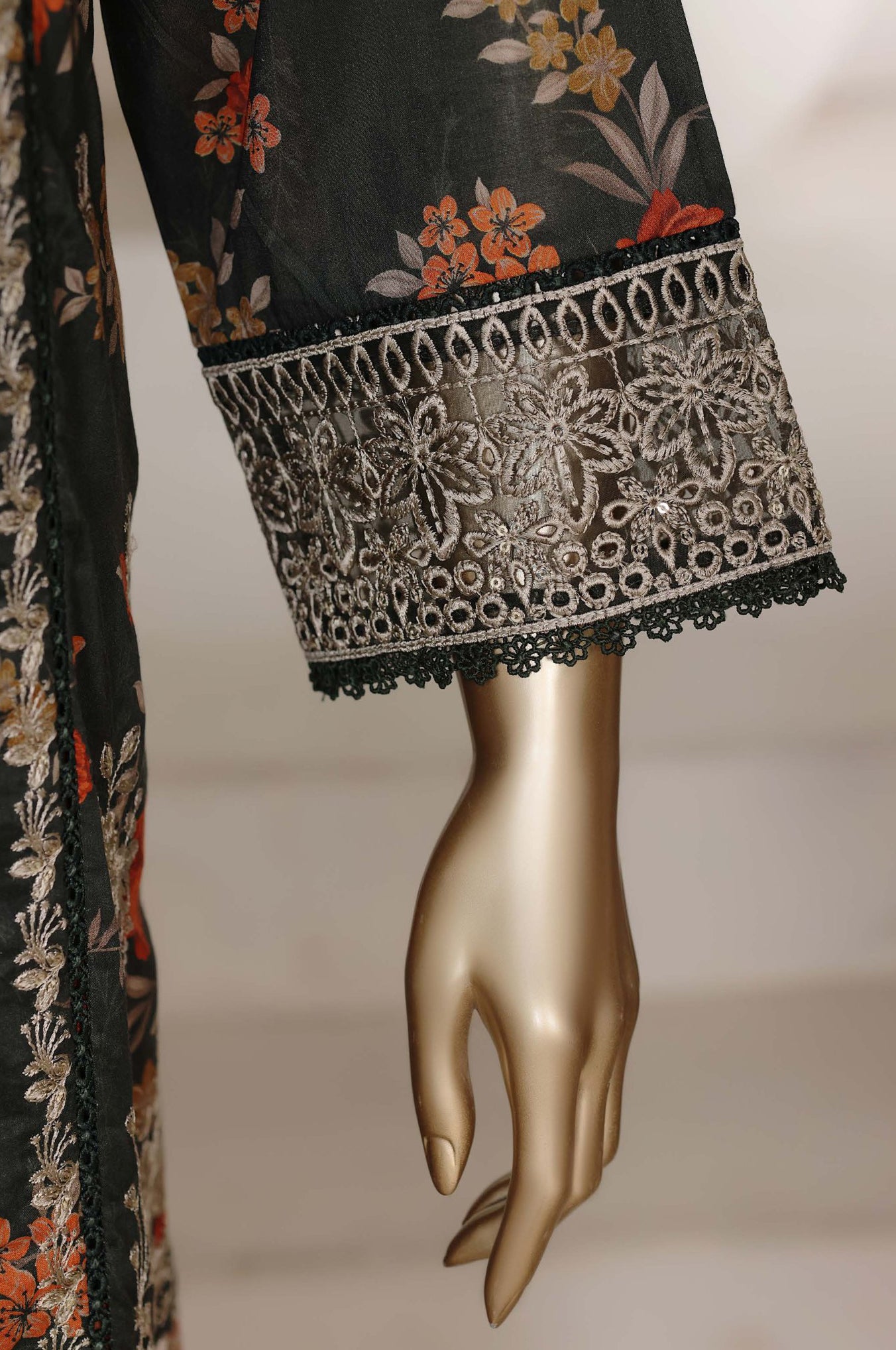 Sadabahar Signature Stitched Embroidered Lawn Vol-IV Collection - 2026 (D-08)