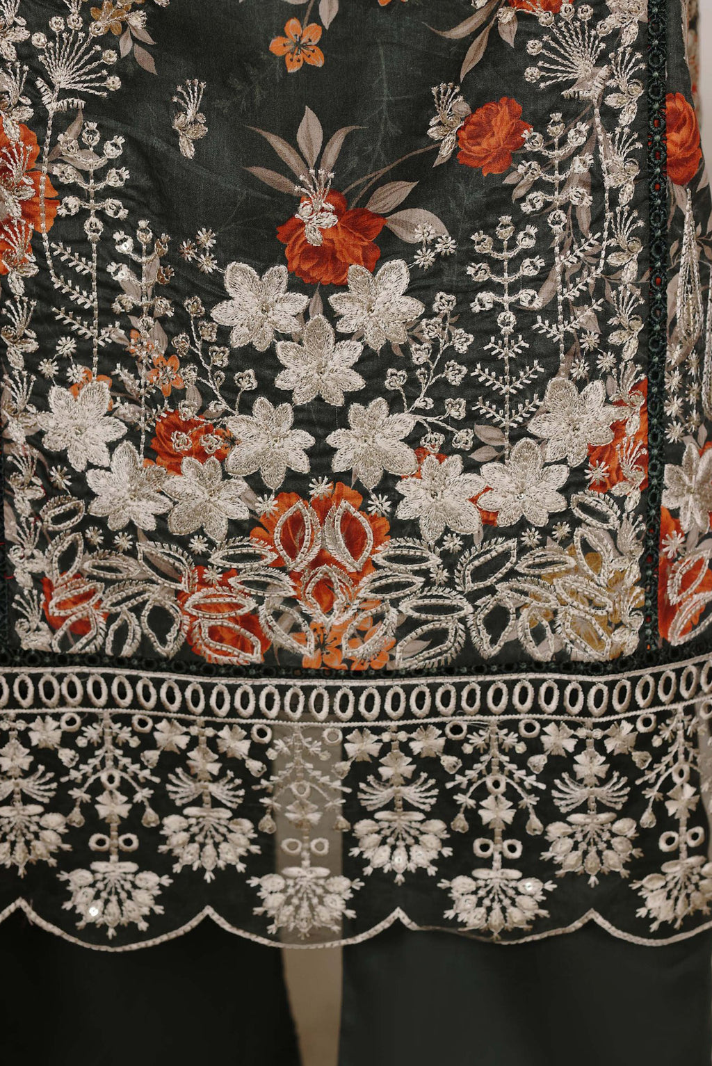 Sadabahar Signature Stitched Embroidered Lawn Vol-IV Collection - 2026 (D-08)