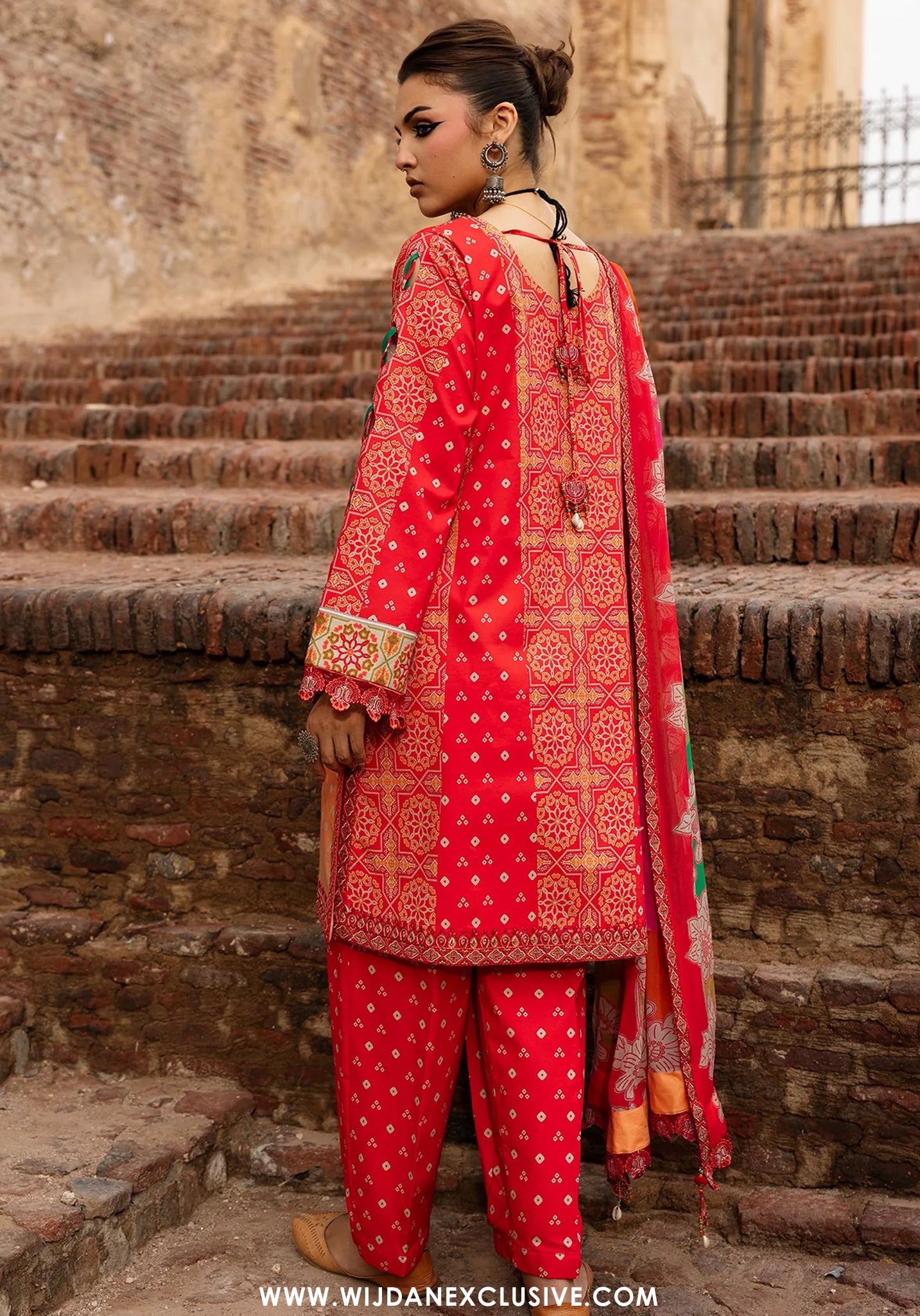 Charizma Chunri Unstitched Embroidered Lawn Vol-01 Collection - 2026 (CHN6-06)