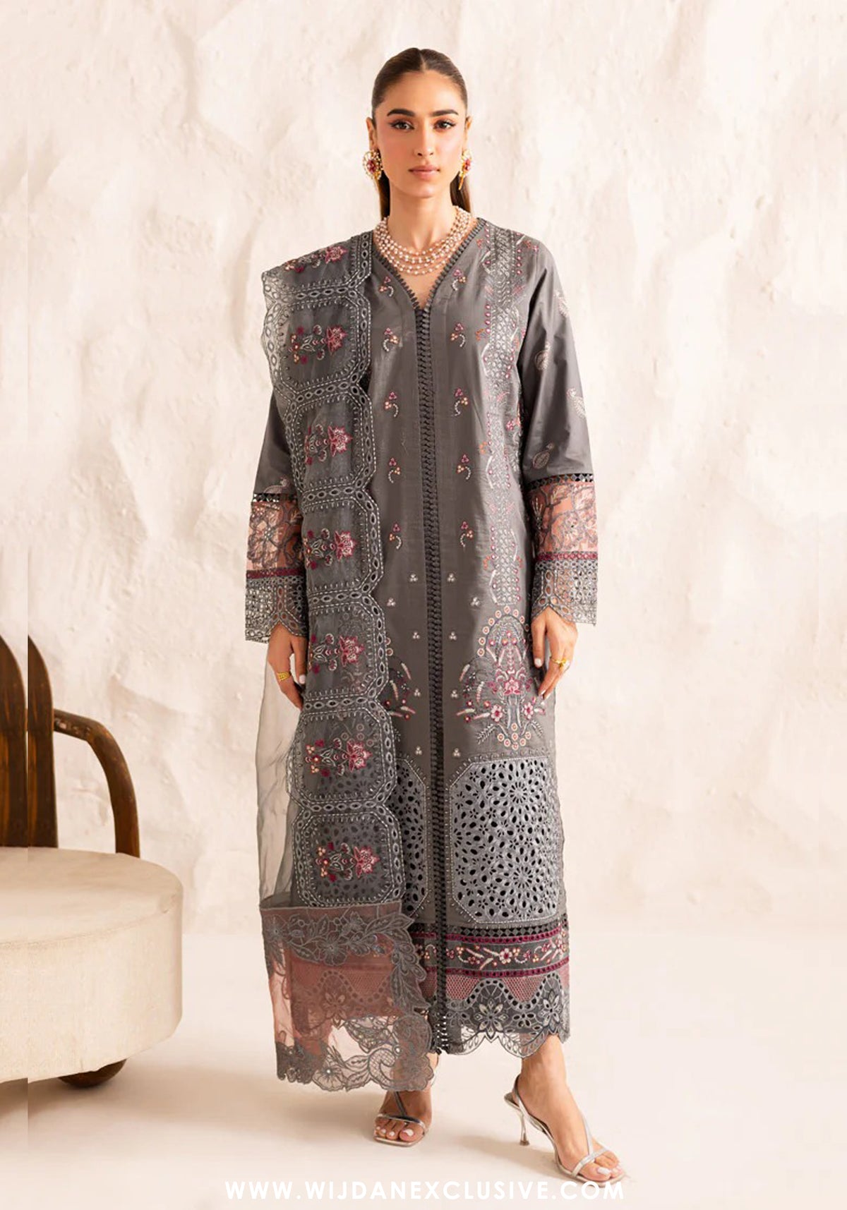 Marjjan Guzel Unstitched Embroidered Lawn Collection - 2025 SMC-205 (Grey)