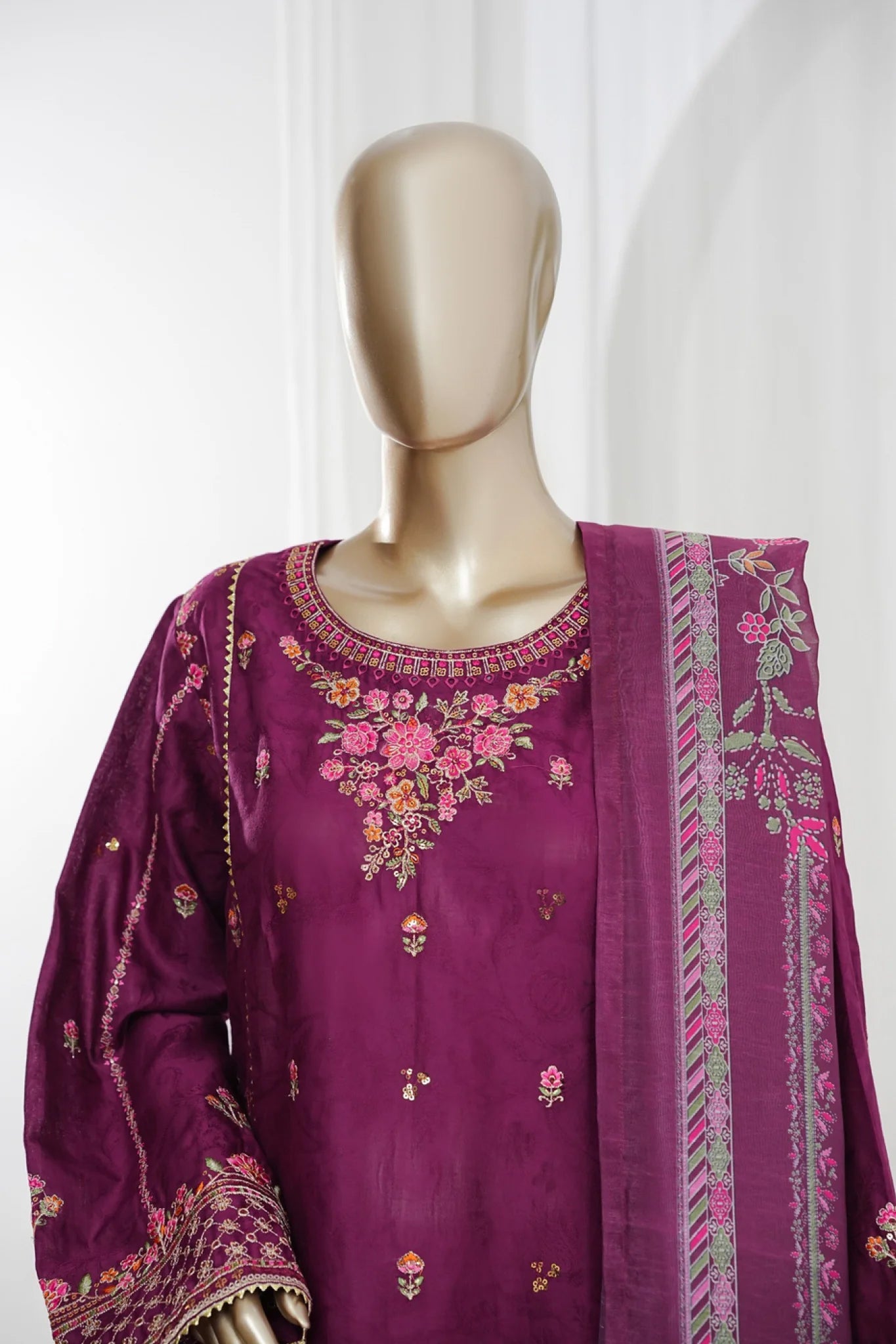 Bin Saeed Stitched 3pc Luxury Embroidered Jacquard Collection - 2026 (D-09)