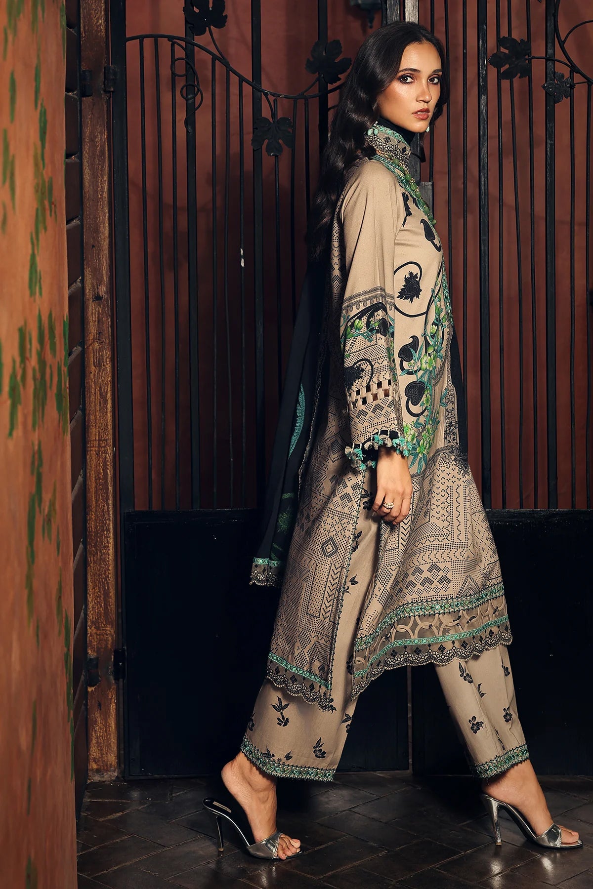 Aniiq by Charizma | Unstitched Embroidered Linen Vol-II Collection'26 (ANW7-19)
