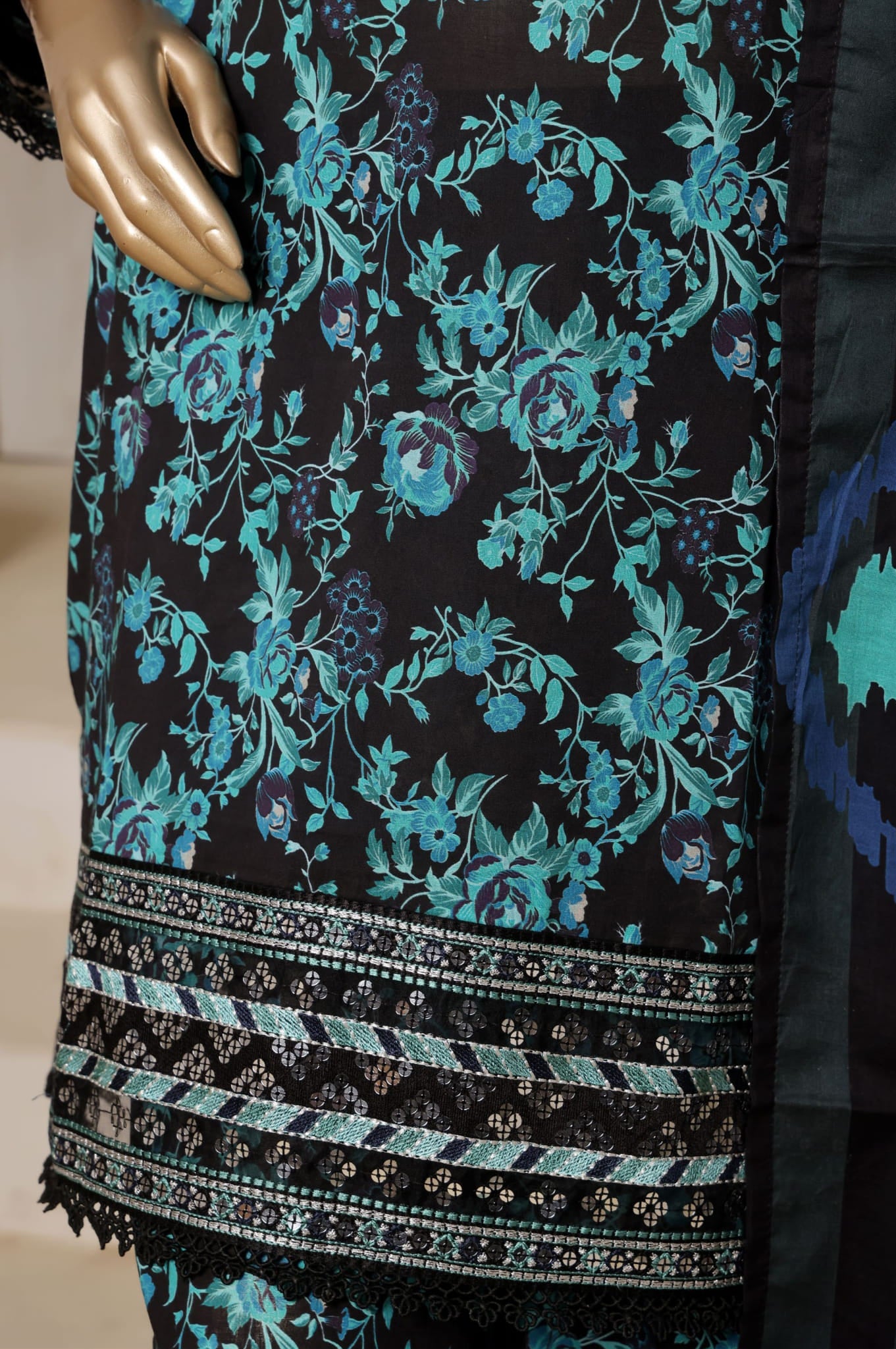 Sadabahar Signature Stitched Festive Embroidered Lawn - 2025 Vol-02 Black